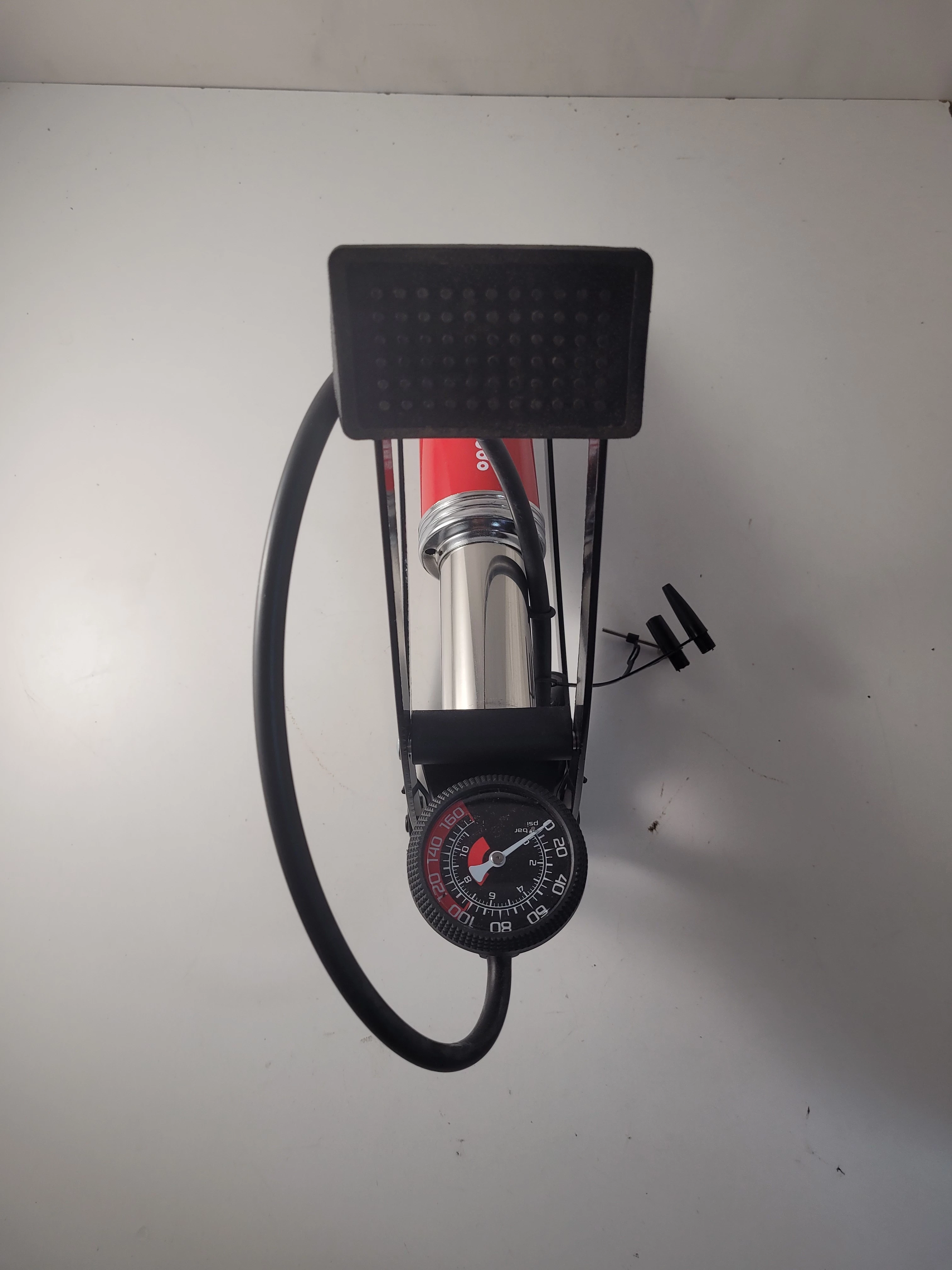 pompka-samochodowa-nozna-walfort-czerwona-aleja-wojska-polskiego-11-lok-121-zambrow