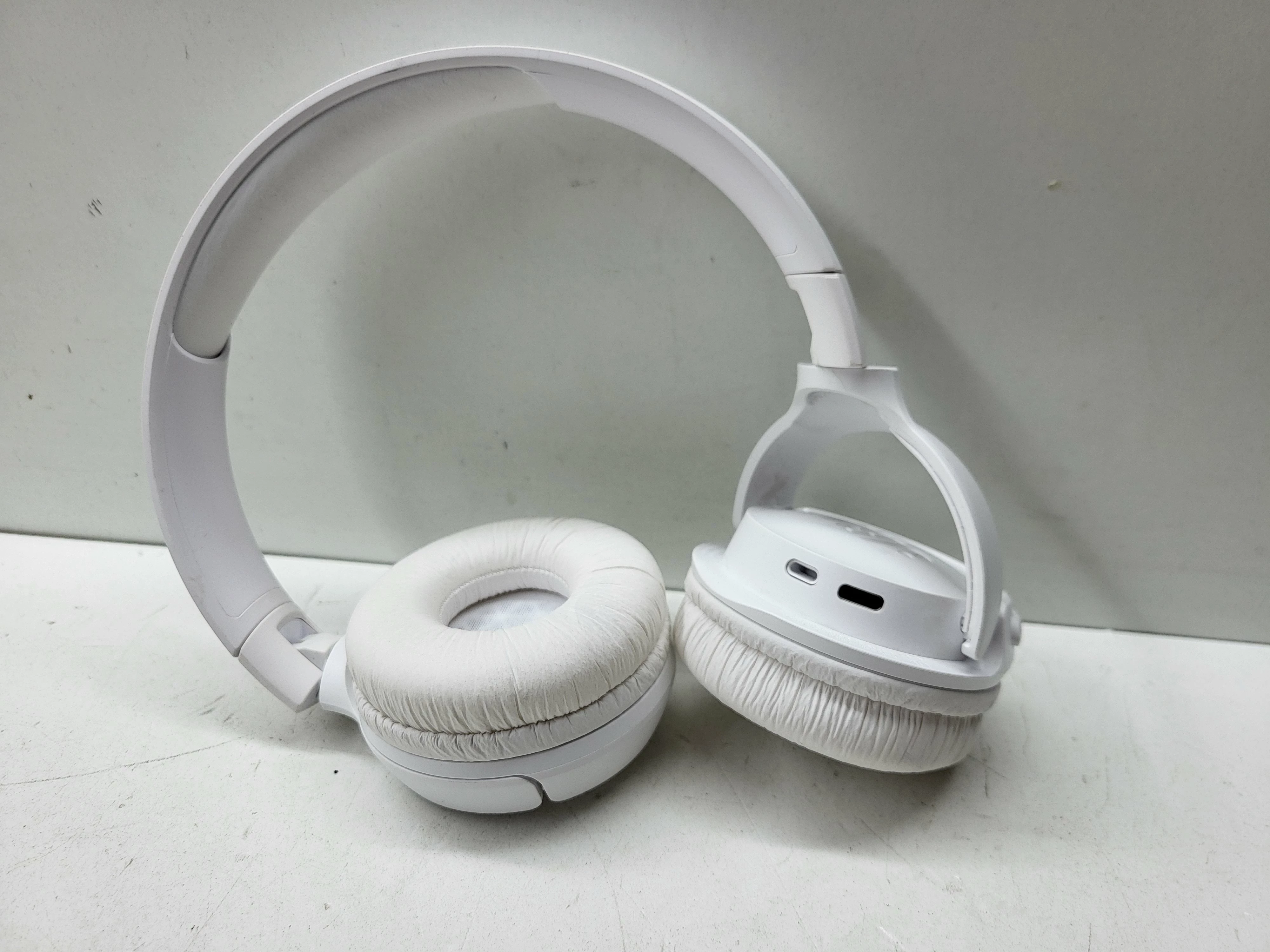 sluchawki-jbl-tune-510bt-pudelko-kod-producenta-jblt510btwhteu