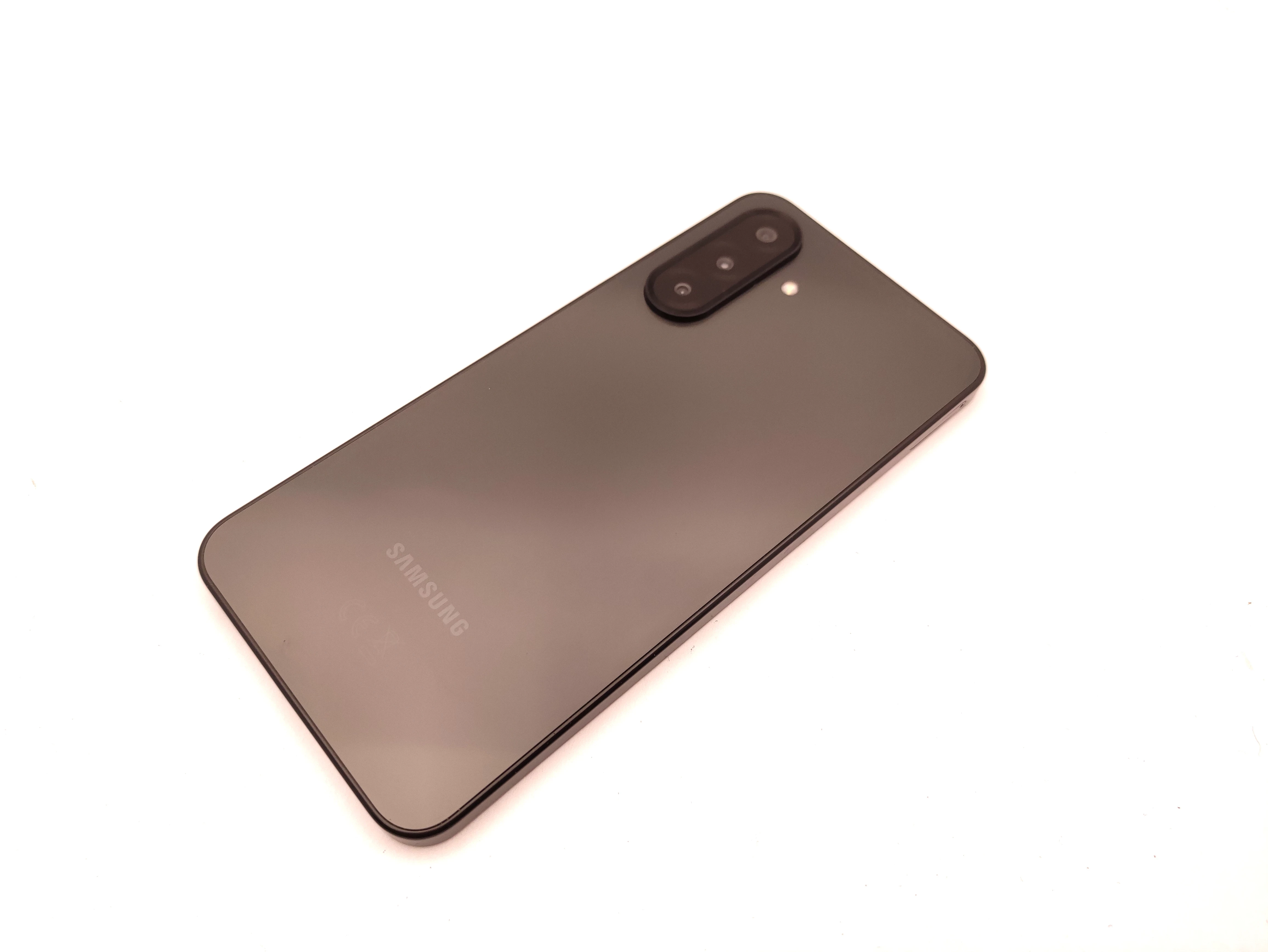 telefon-samsung-glaaxy-a17-4128gb-sam-tel-przekatna-ekranu-670