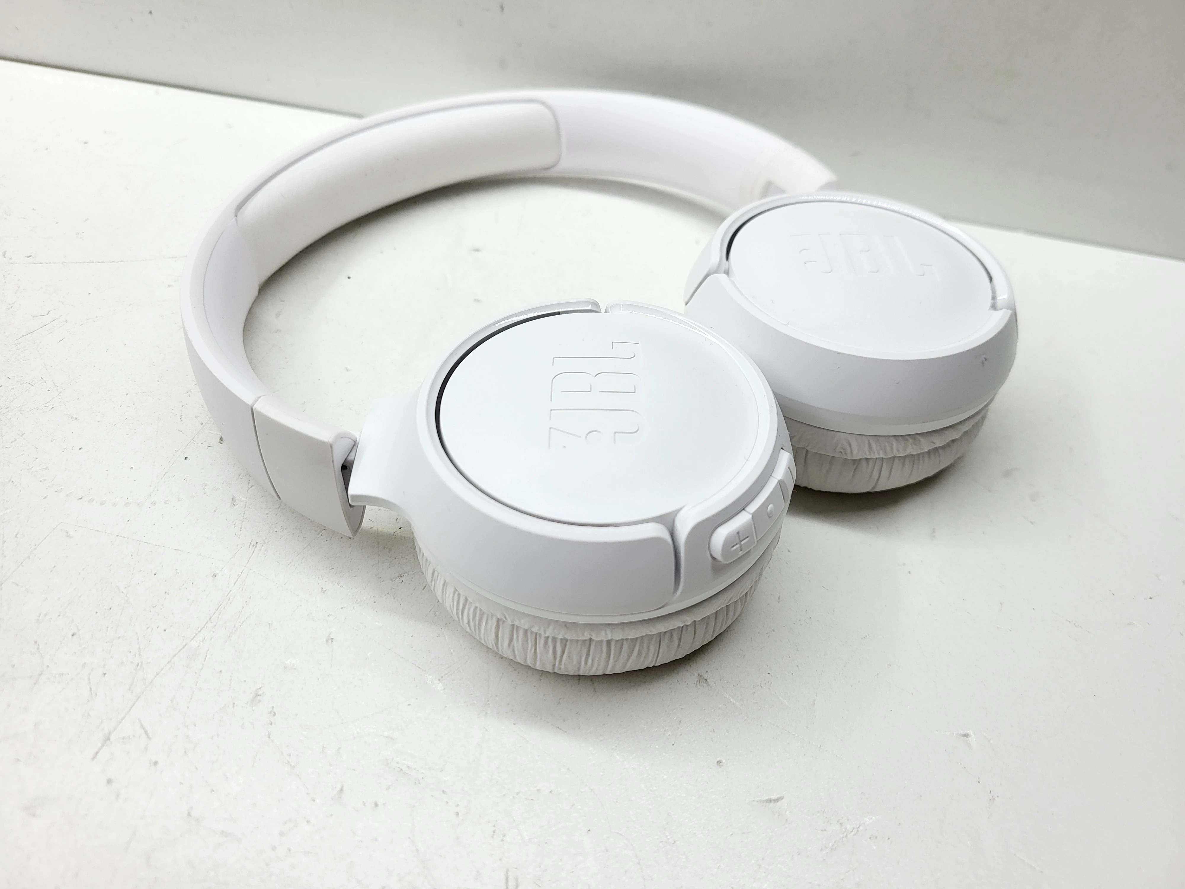 sluchawki-jbl-tune-510bt-pudelko-transmisja-sygnalu-203713-217785