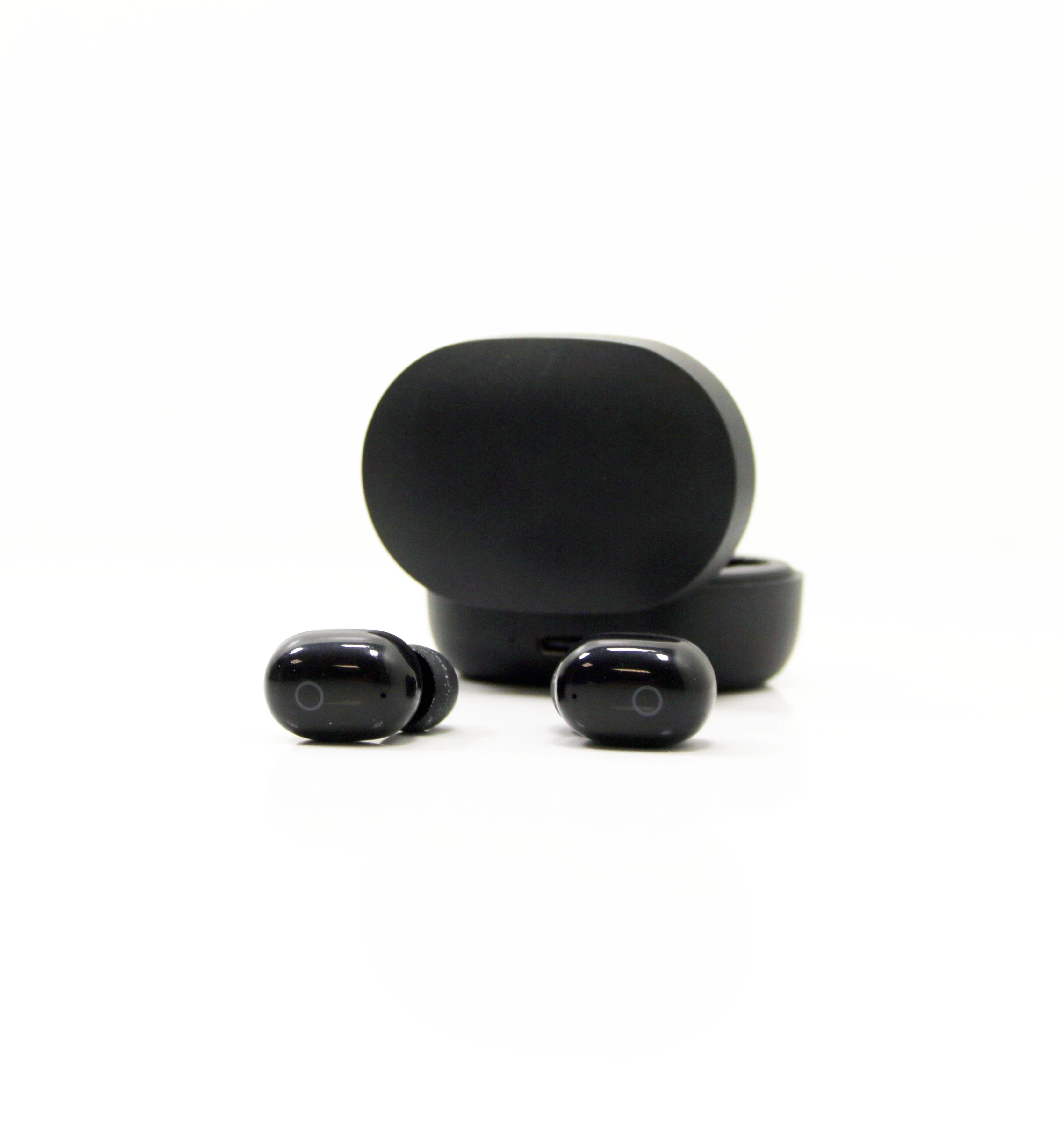 sluchawki-czarne-douszne-ean-gtin-651815480503