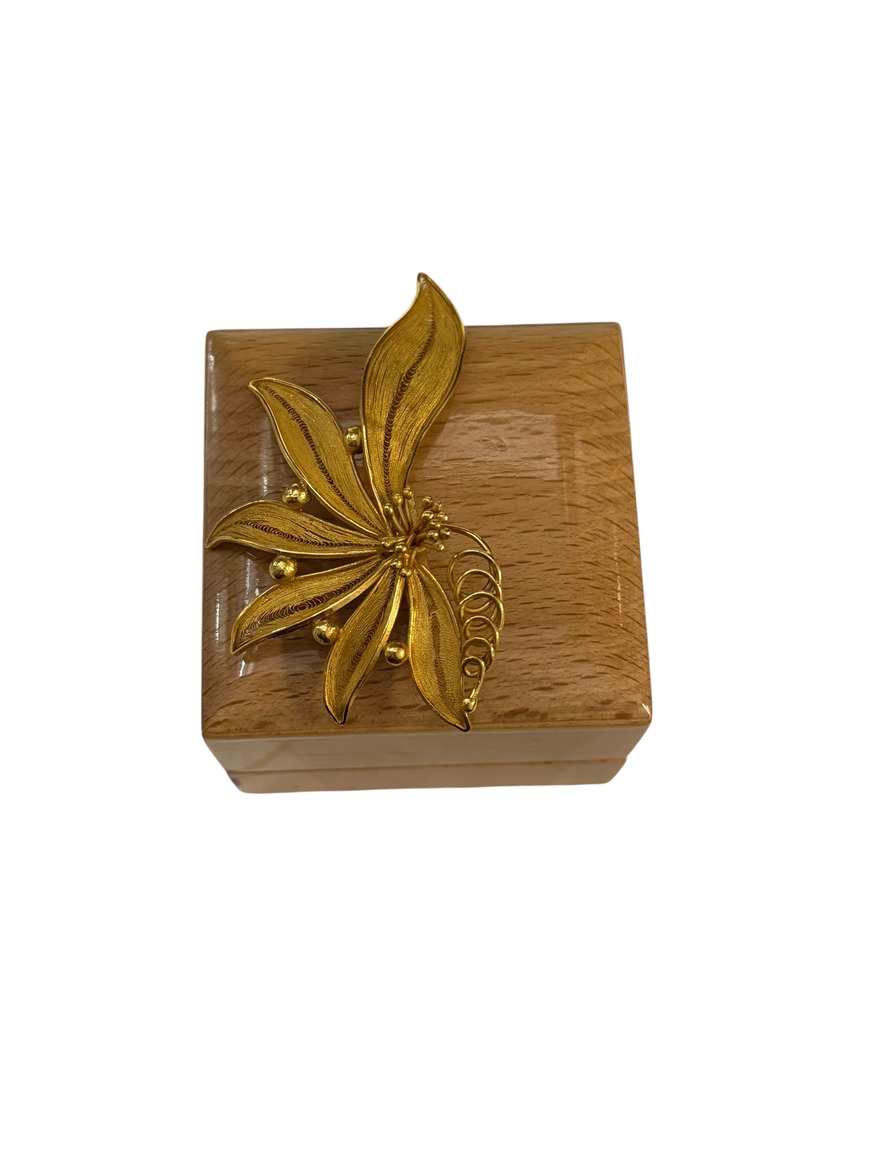 piekna-zlota-broszka-p585-rodzaj-2205-2