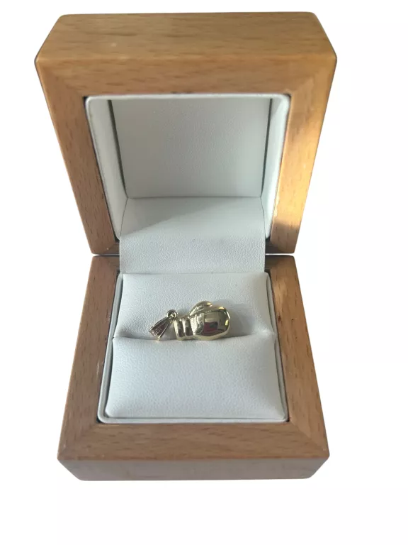 piekna-zlota-zawieszka-rekawica-bokserska-p585-pulawska-30a-piaseczno