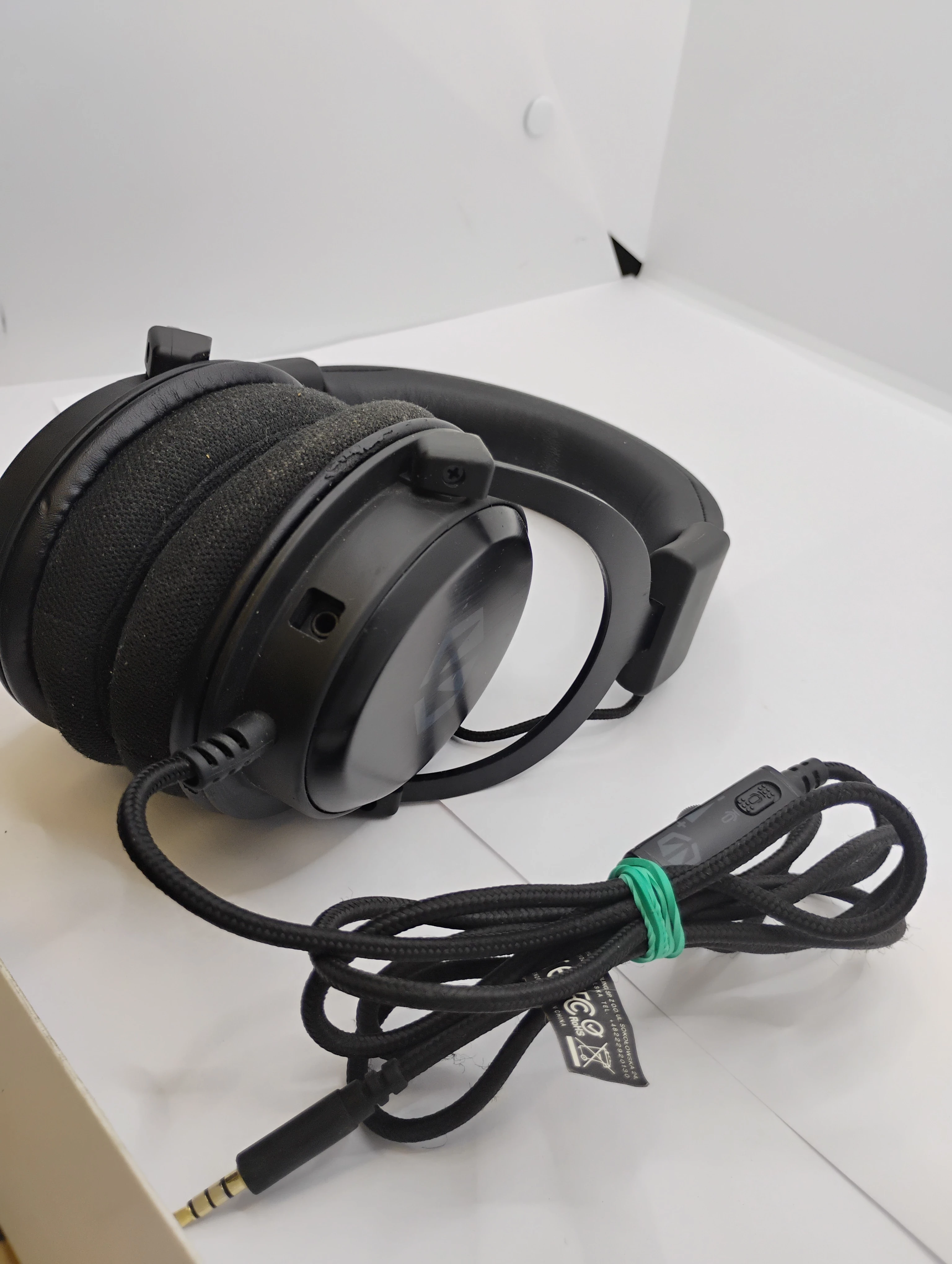 sluchawki-nauszne-z-mikrofonem-endorfy-viro-infra-ey1a003-ean-gtin-5903018665733