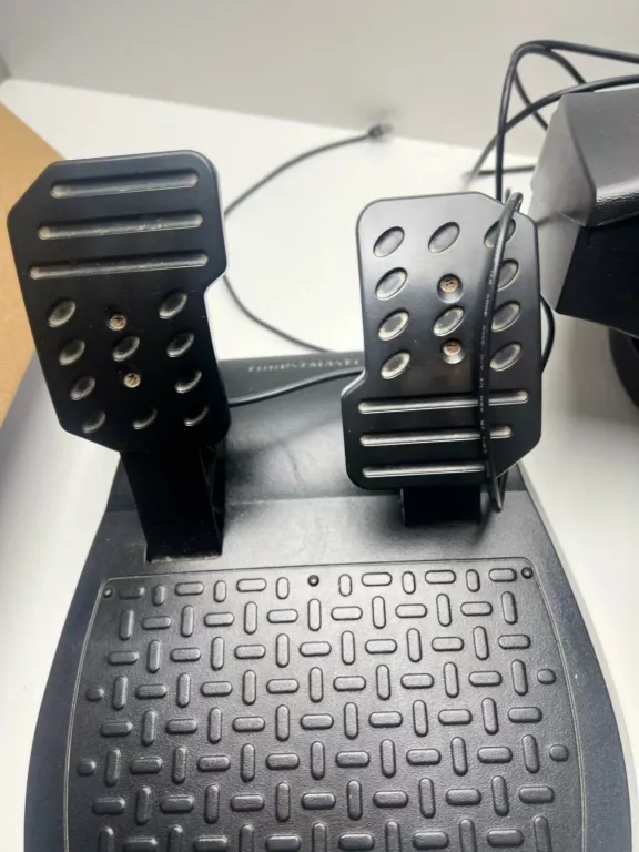 kierownica-gamingowa-thrustmaster-t80-ferrari-488-gtb-pedaly-pc-ps5-model-4160672