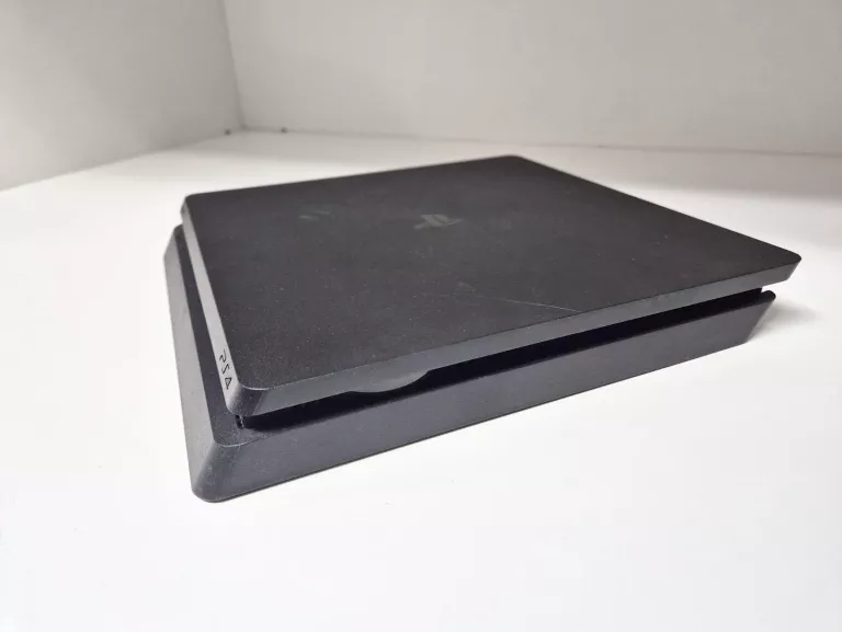 konsola-sony-ps4-cuh-2116b-1tb-pad-liczba-kontrolerow-w-zestawie-205994-225550