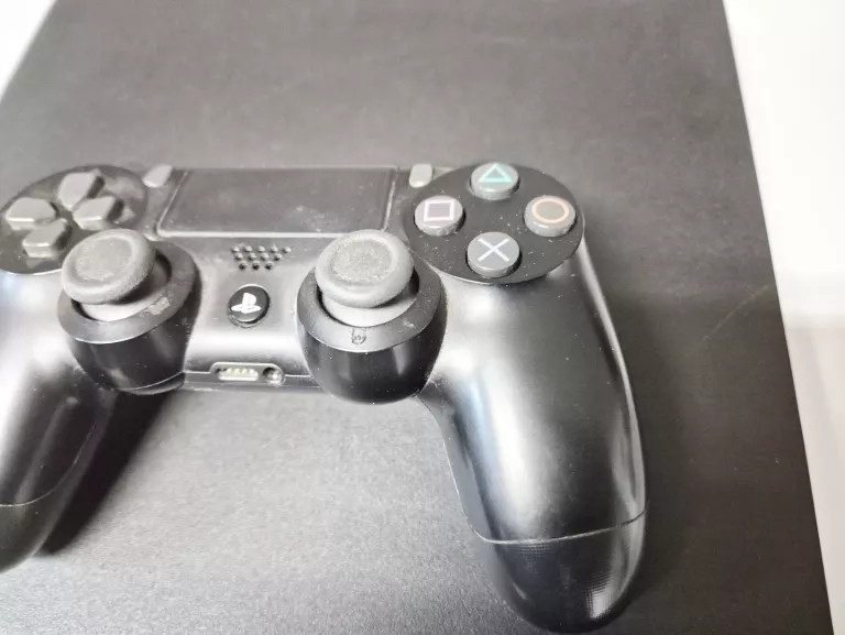 konsola-sony-ps4-cuh-2116b-1tb-pad-stan-11323-2
