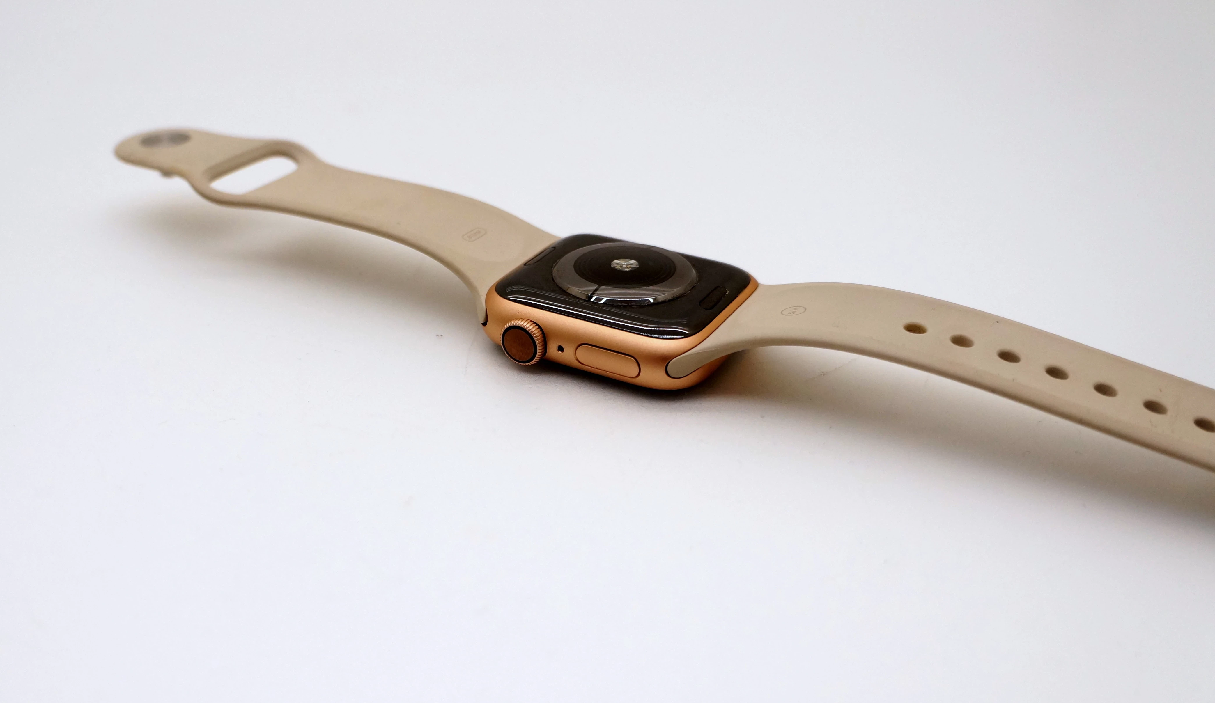 smartwatch-apple-watch-series-4-gps-cellular-40mm-rozowy-marka-248811-1131476