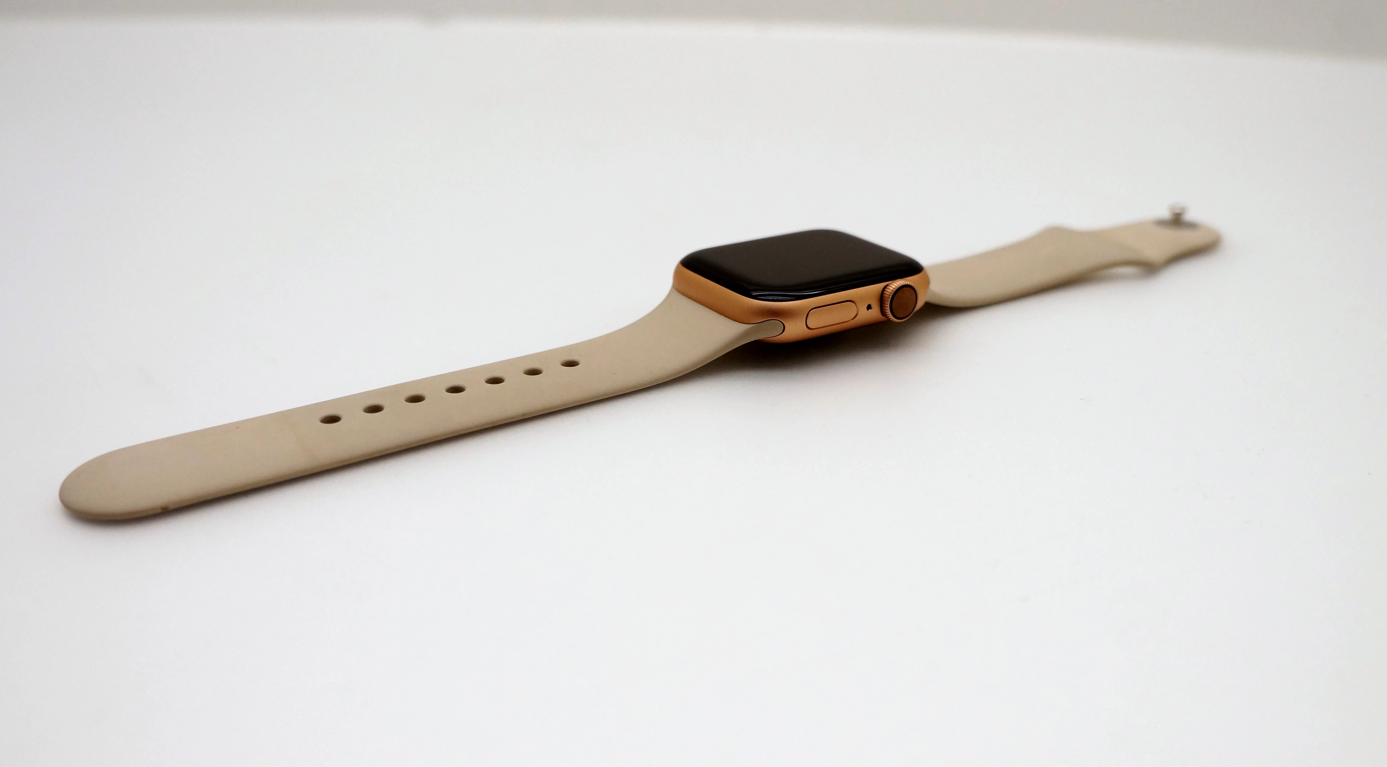 smartwatch-apple-watch-series-4-gps-cellular-40mm-rozowy-ean-gtin-190198911261