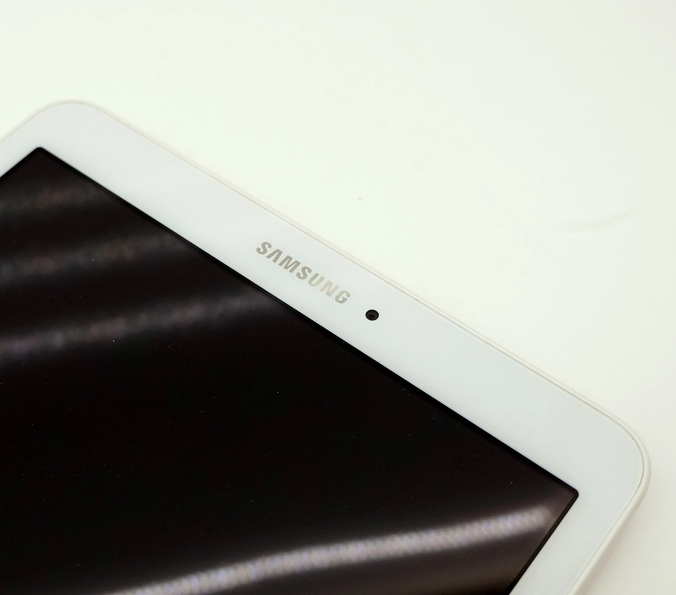 tablet-samsung-sm-t561-96-15-gb-8-gb-bialy-stan-11323-2