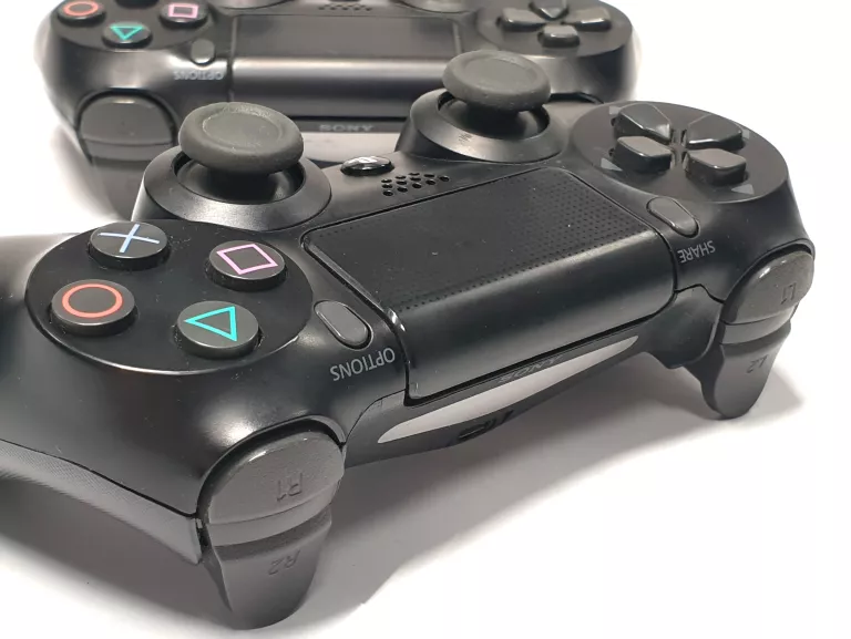 konsola-sony-ps4-pro-1tb-cuh-7216b-stan-11323-2