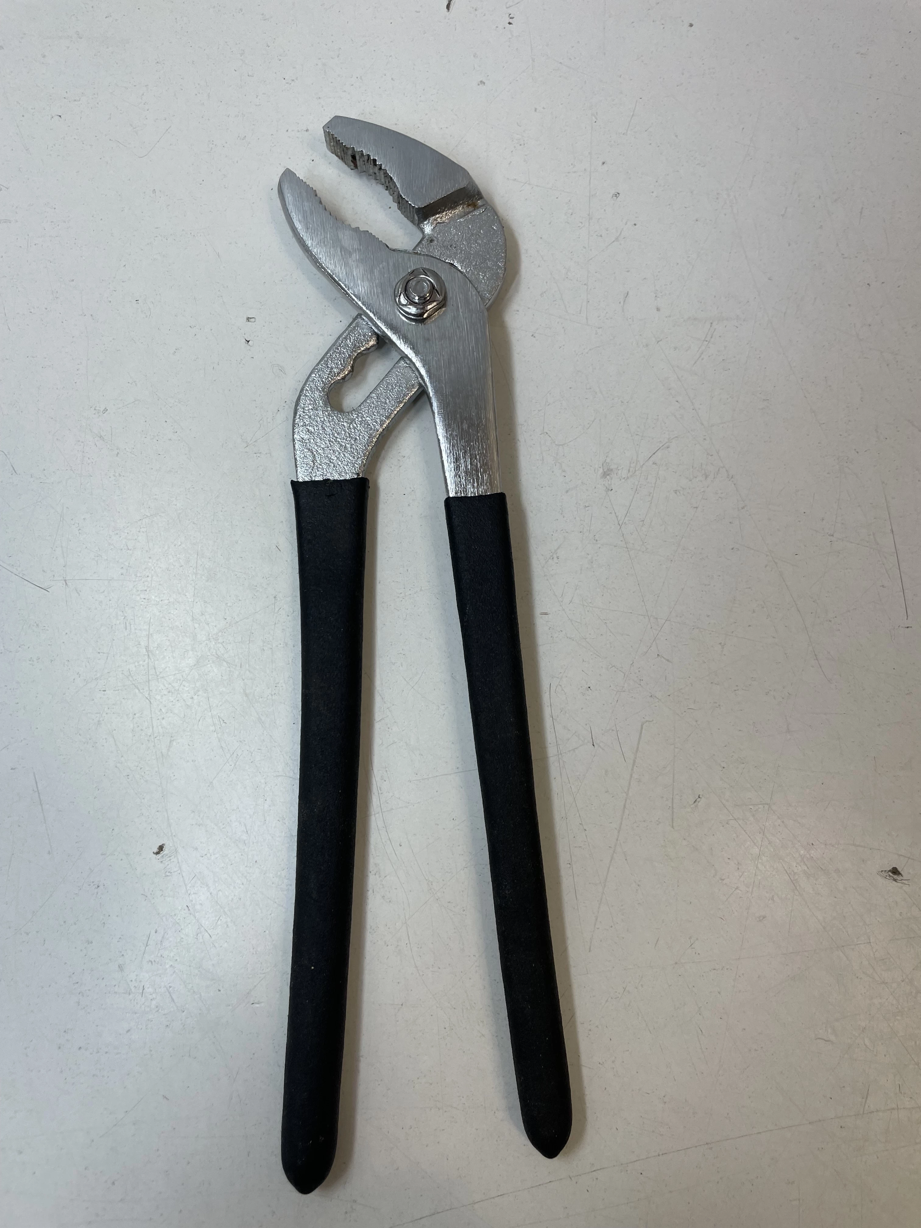 szczypce-nastawne-klucz-osiedle-centrum-d1-krakow