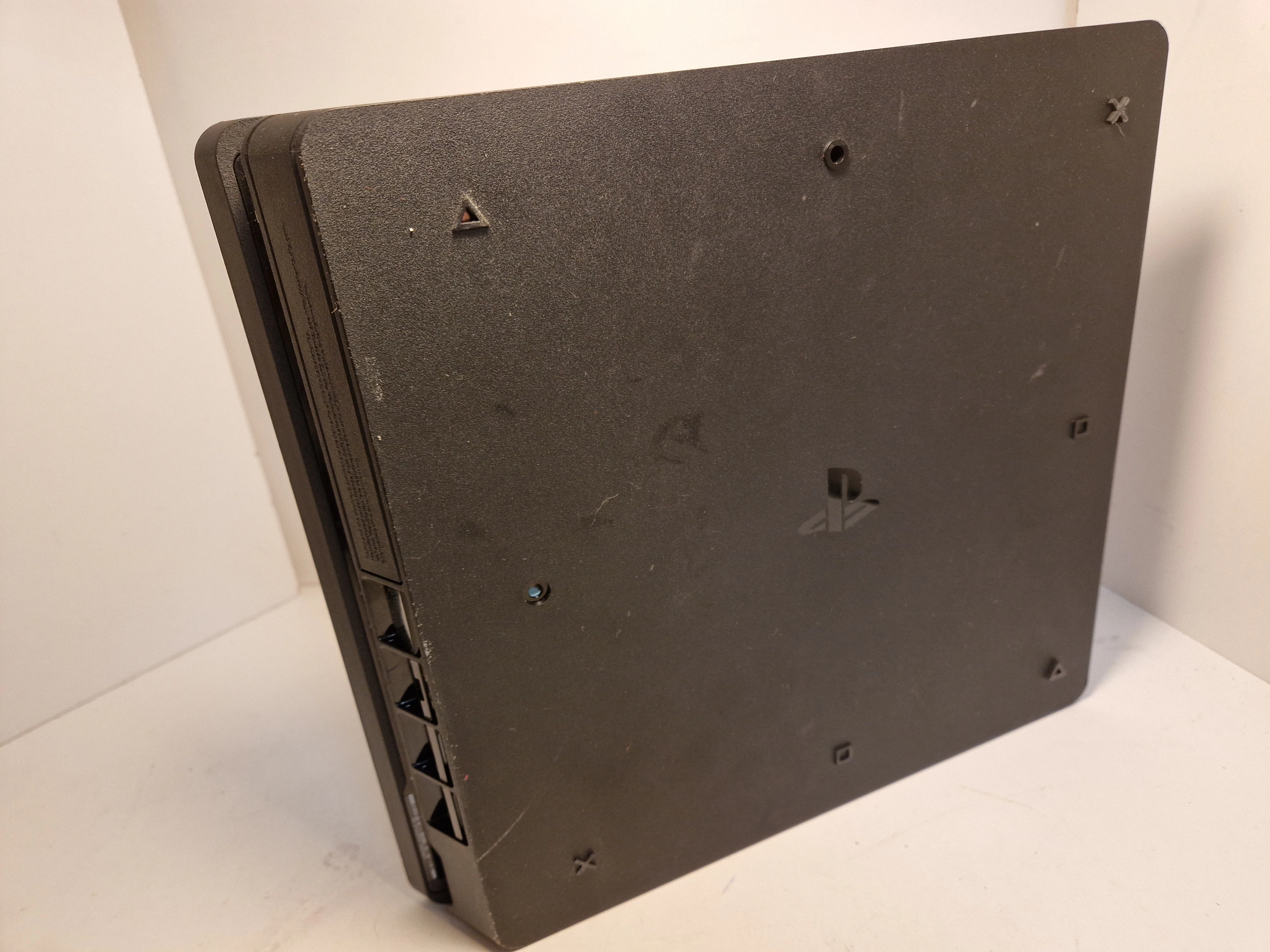 konsola-ps4-slim-500gb-pad-stan-11323-2