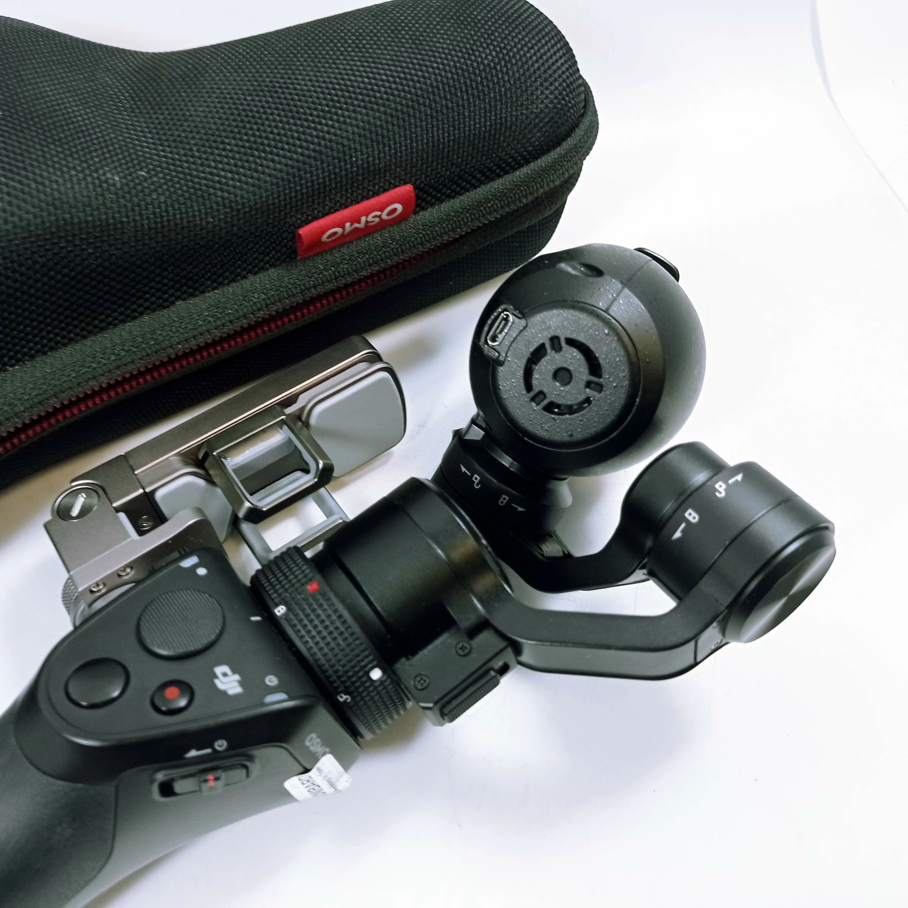 gimbal-z-kamera-dji-osmo-om160-4k-czarny-rozdzielczosc-900