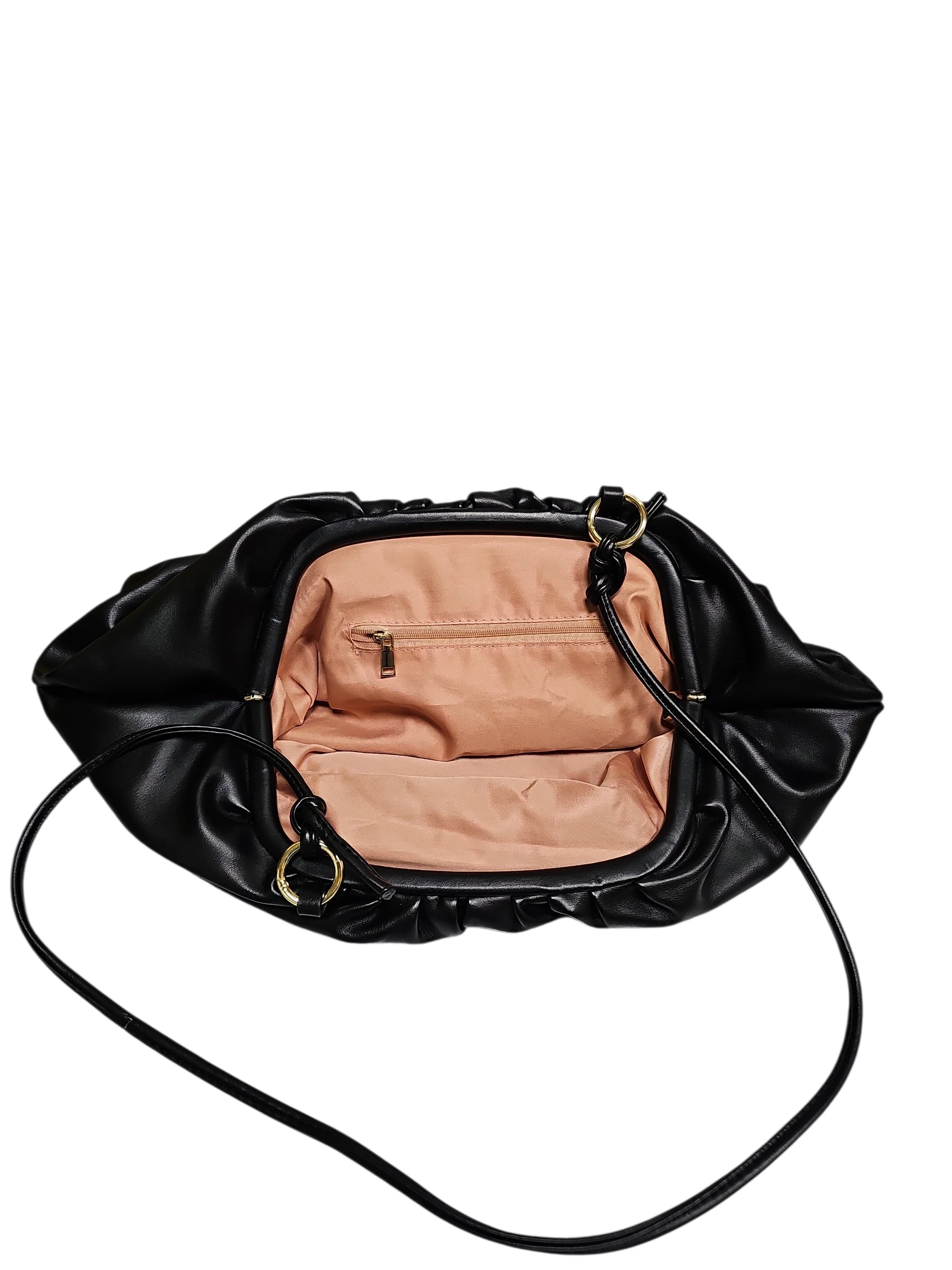 torebka-czarna-z-eko-skory-material-dominujacy-203885-218281