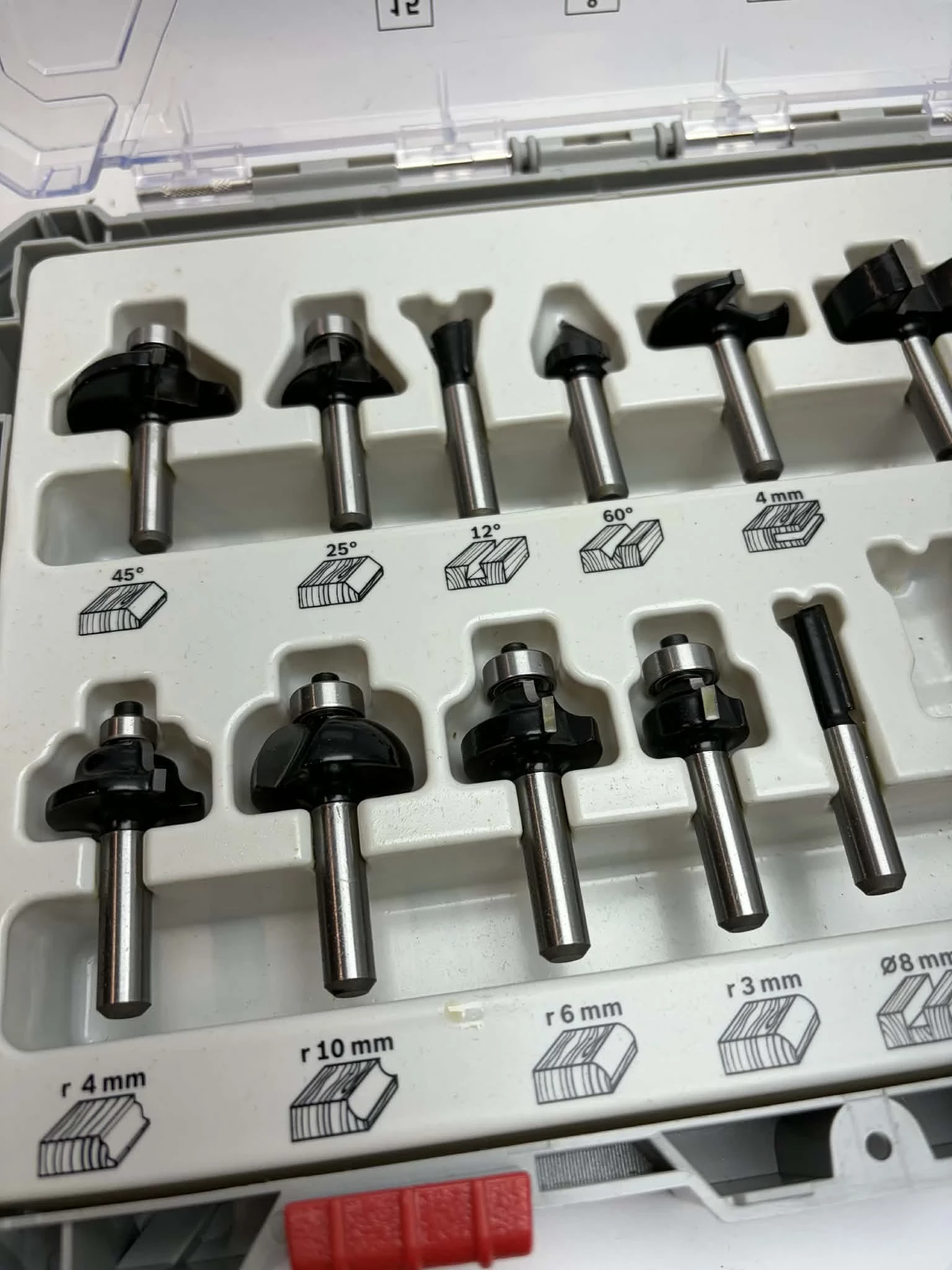 bosch-zestaw-15-frezow-do-drewna-uchwyt-8-mm-2607017472-ean-gtin-3165140958035