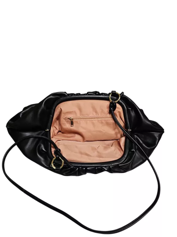 torebka-czarna-z-eko-skory-material-dominujacy-203885-218281