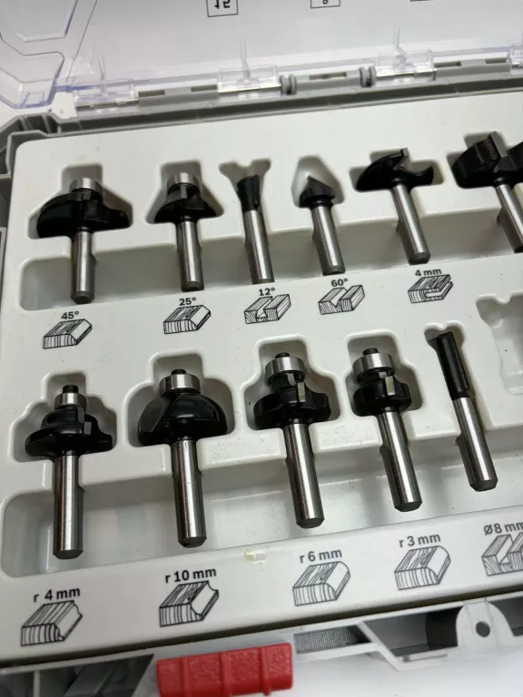 bosch-zestaw-15-frezow-do-drewna-uchwyt-8-mm-2607017472-ean-gtin-3165140958035