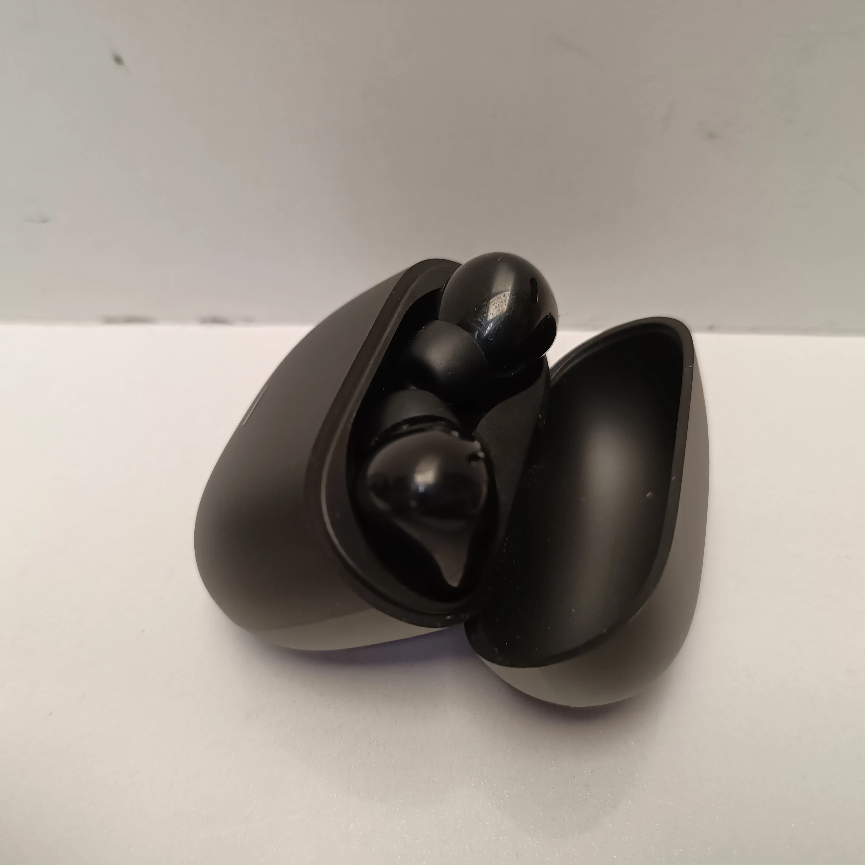 sluchawki-redmi-buds-8-lite-kolor-dominujacy-129357-3