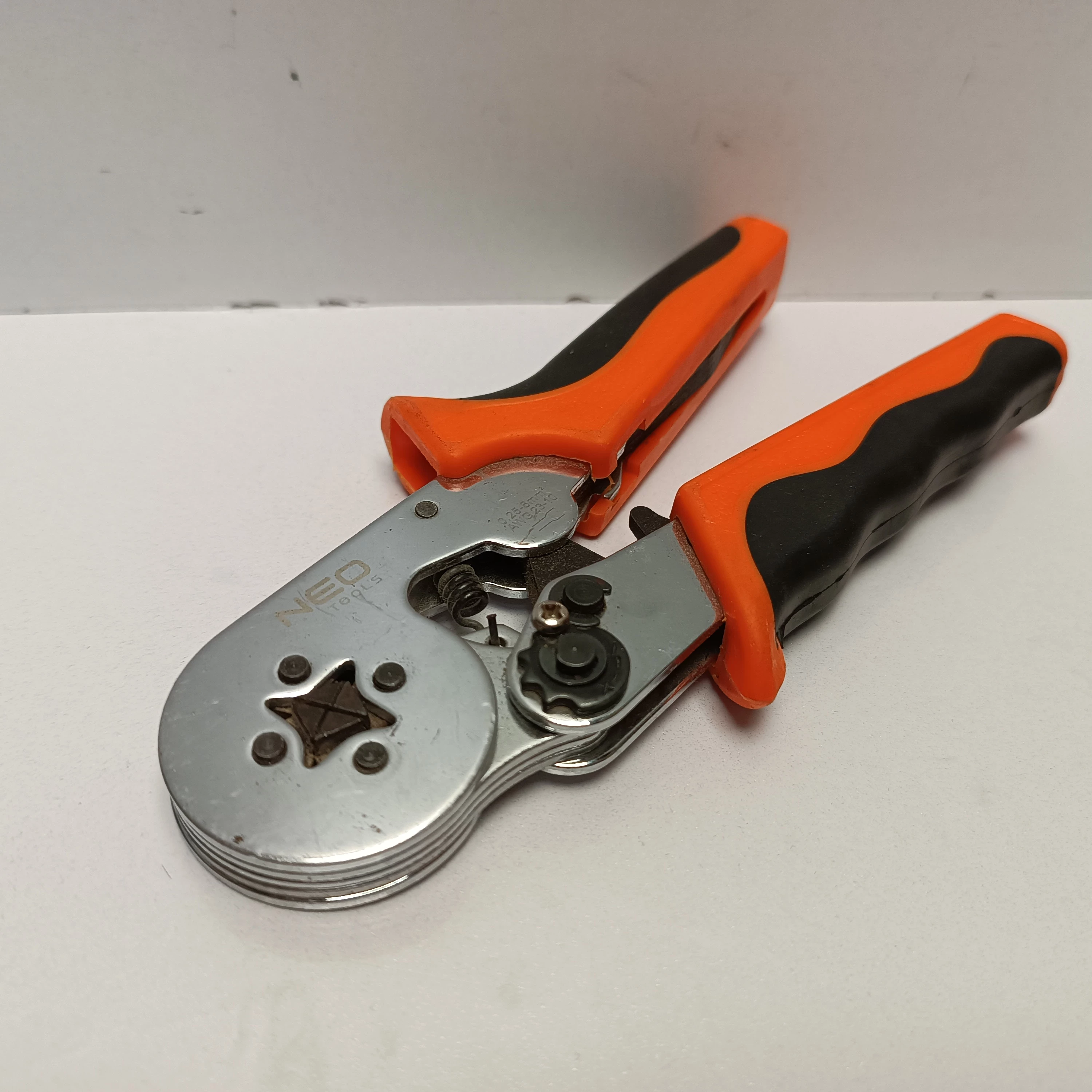 zaciskarka-koncowek-tulejkowych-neo-01-507-stan-11323-2