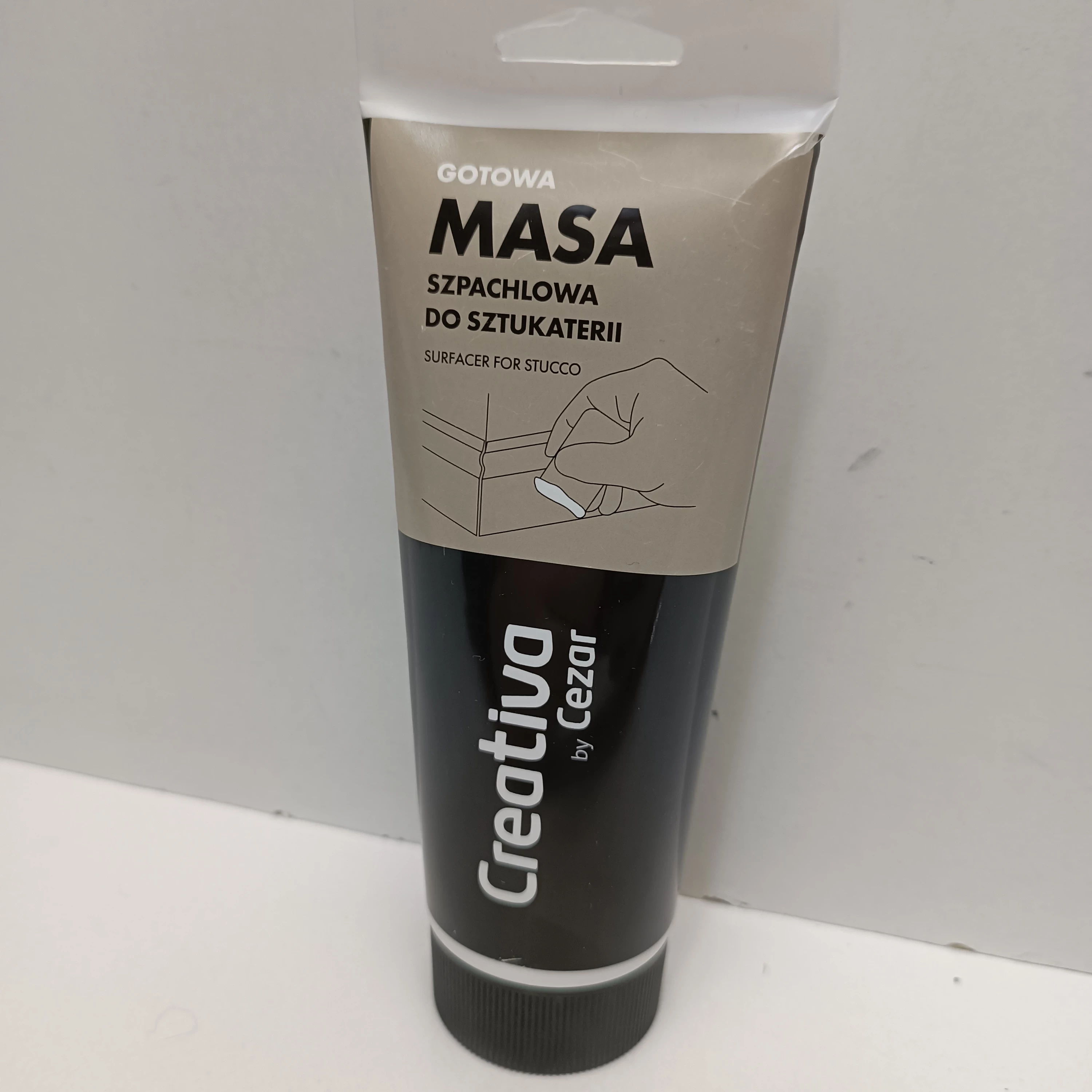 masa-szpachlowa-gotowa-do-sztukaterii-uniwersalna-listew-mocna-creativa-osiedle-teatralne-3u15-krakow