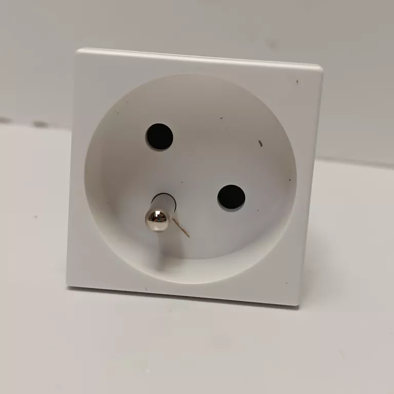 simon-gniazdo-k45-pojedyncze-stan-11323-2