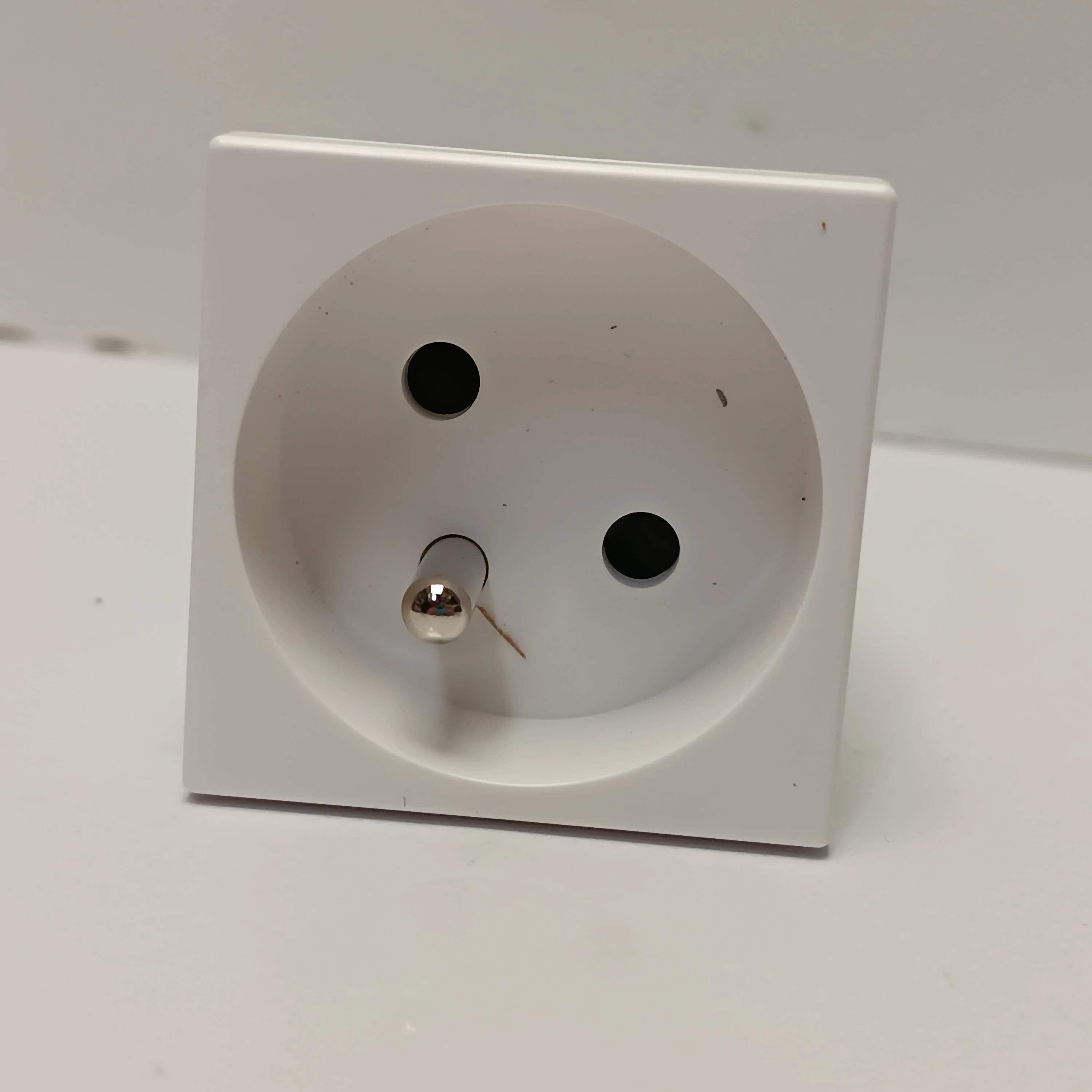 simon-gniazdo-k45-pojedyncze-stan-11323-2