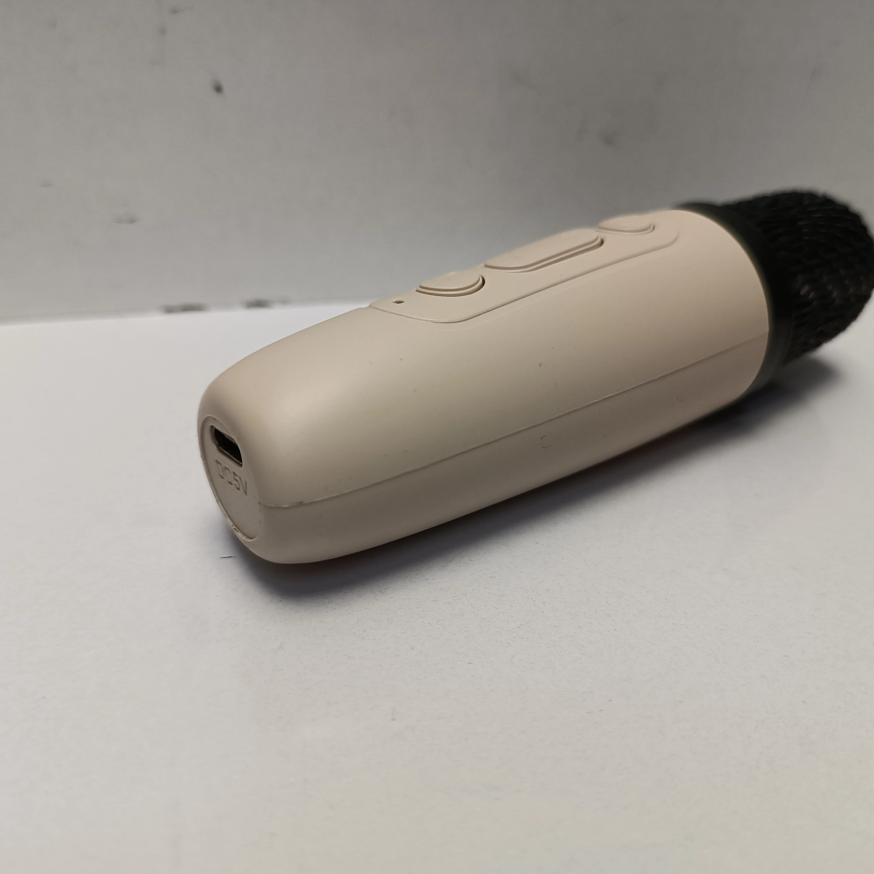 przenosny-glosnik-karaoke-rgb-mikrofon-usb-sd-mini-jack-bluetooth-zestaw-minimalny-wiek-dziecka-250062-1794308