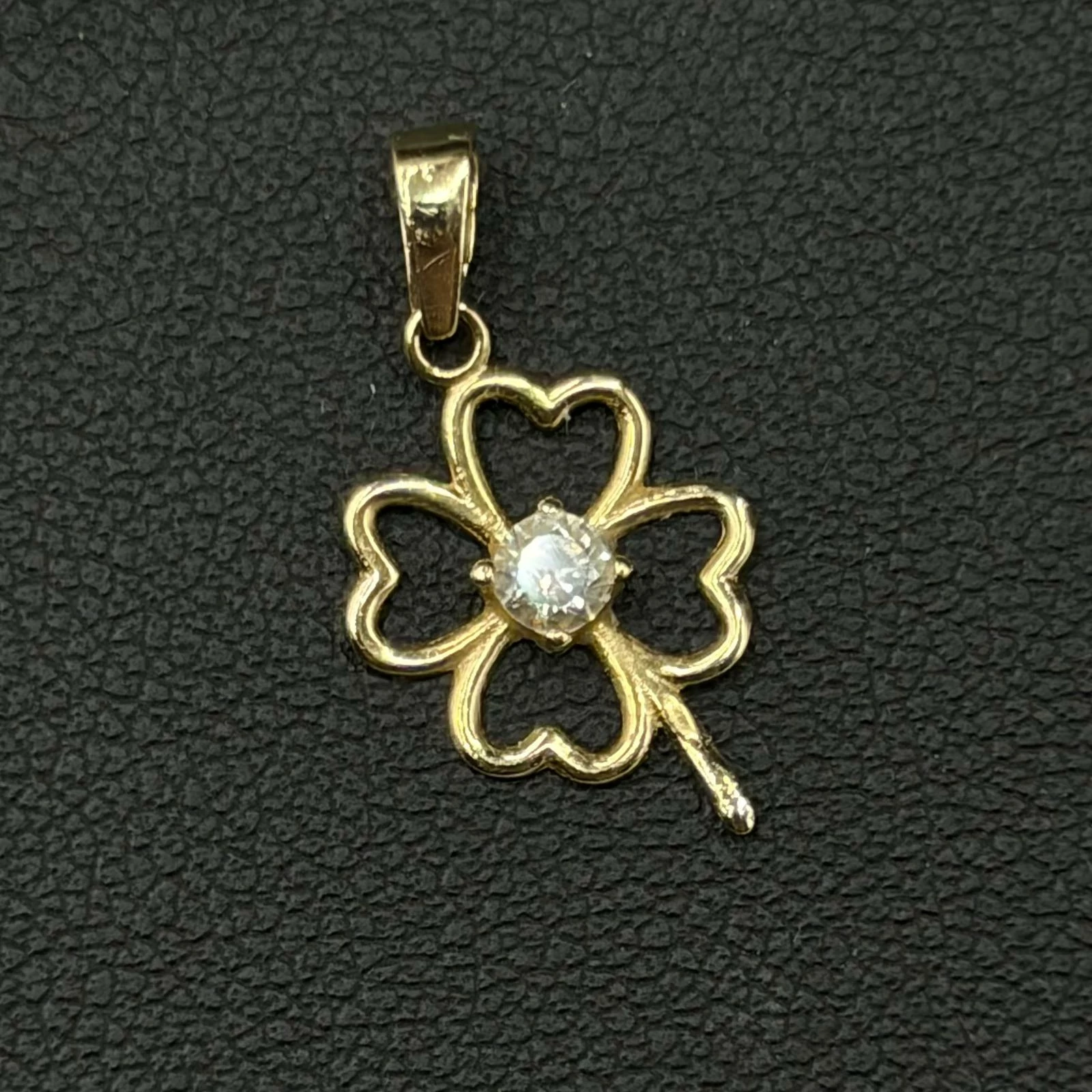 piekna-zlota-zawieszka-koniczyna-58514k040-g-pl-jozefa-pilsudskiego-92-gniezno