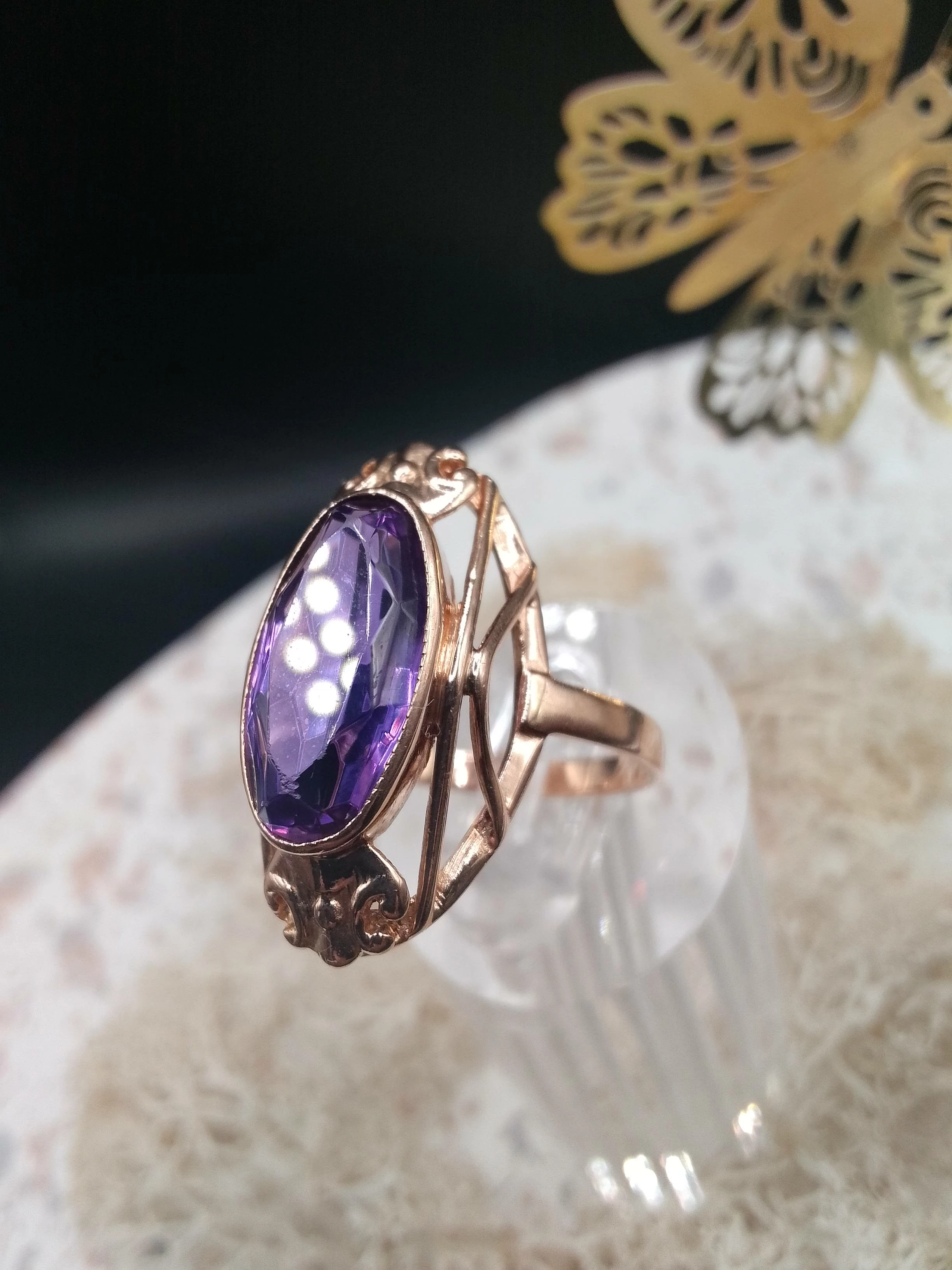 piekny-zloty-pierscionek-z-fioletowym-oczkiem-rodzaj-2205-4