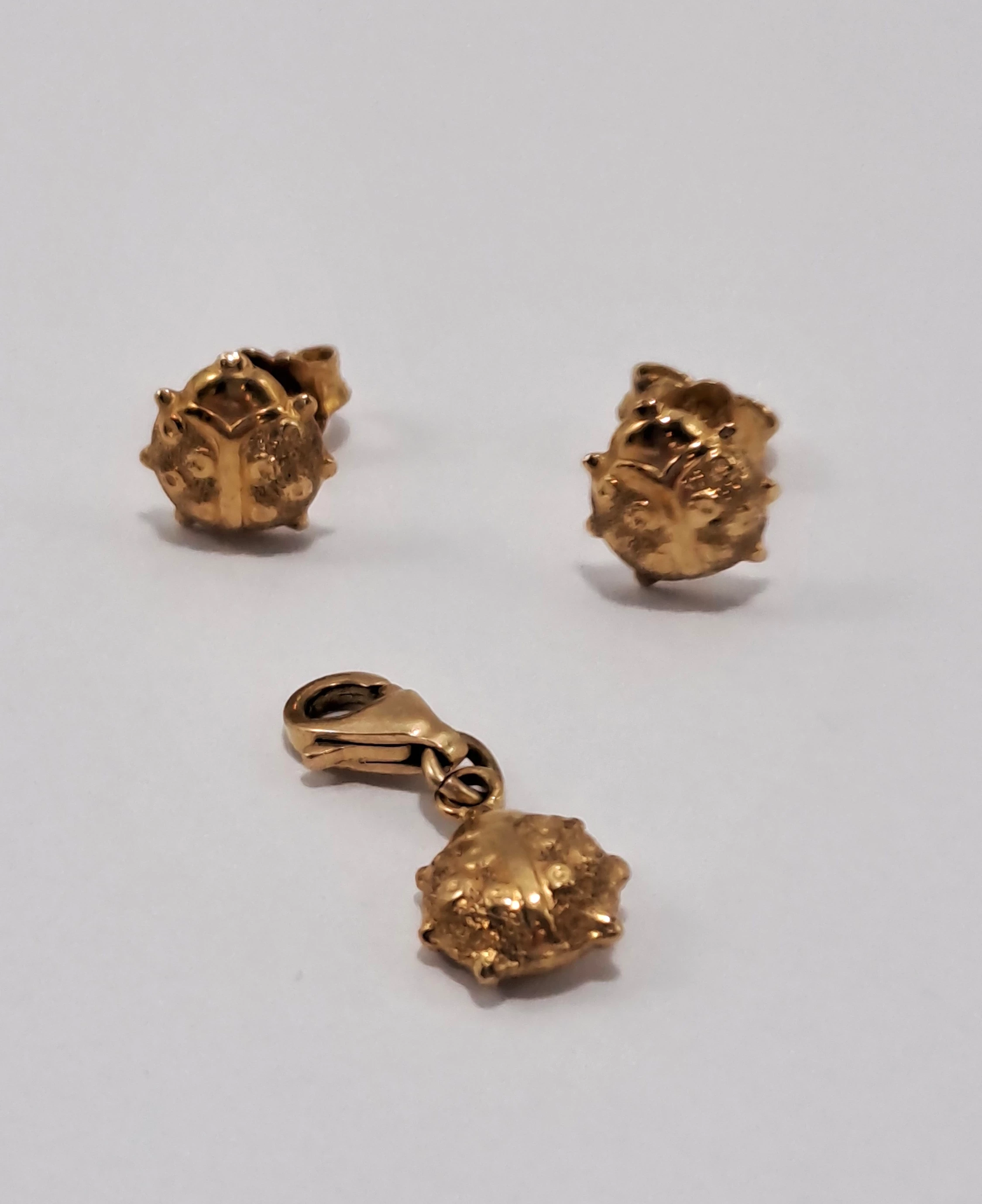 wyrob-jubilerski-uzywany-zlote-kolczyki-z-zawieszka-585167-koscielna-27a-gryfino-green