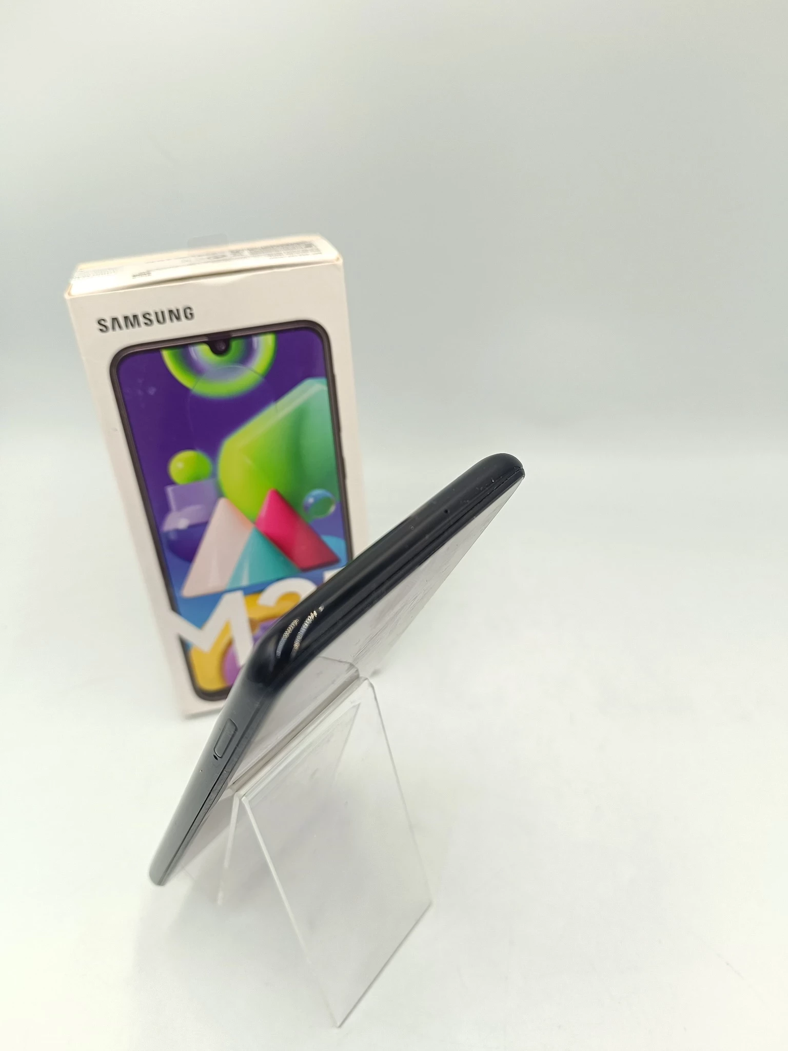 telefon-samsung-galaxy-m21-464-czarny-kod-producenta-sm-m215fzkuxeo