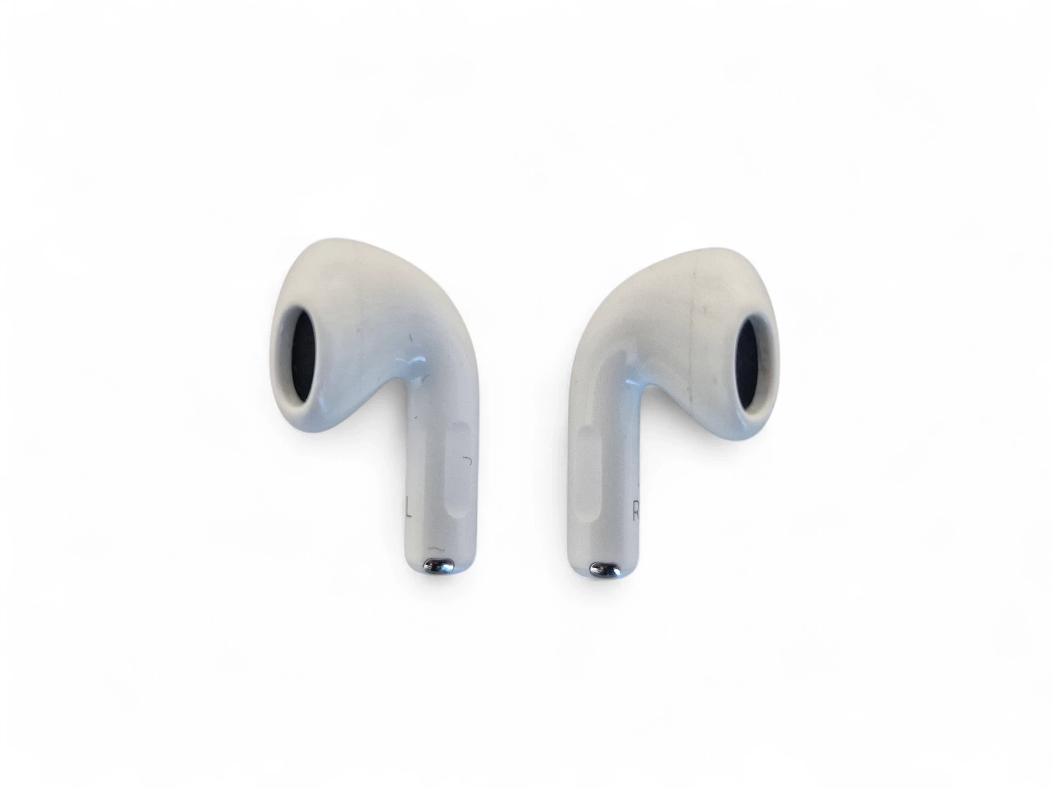 sluchawki-bezprzewodowe-apple-airpods-4-stan-11323-2