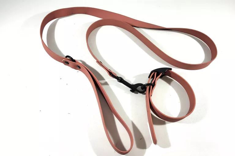 smycz-rozowa-z-paskiem-dworcowa-64-oborniki-for-cash