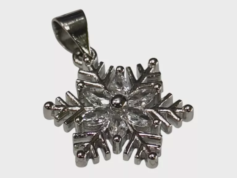 sliczna-srebrna-zawieszka-platek-sniegu-z-cyrkoniami-srebro-925-waga-151-stan-11323-2