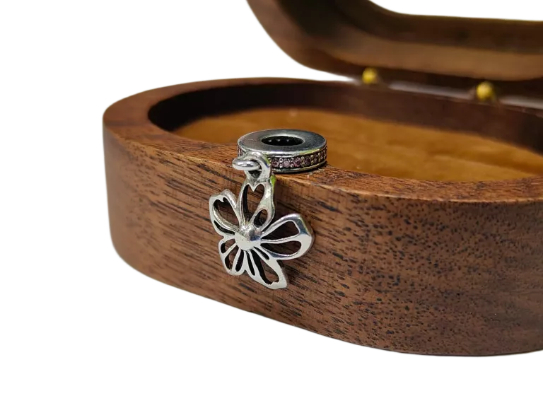 srebrna-zawieszka-charms-srebro-925-waga-166-g-11-listopada-4-lask-palladium