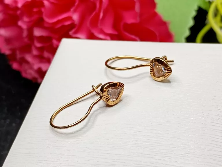 delikatne-zlote-kolczyki-z-cyrkoniami-pr585-waga-097-rodzaj-2205-16