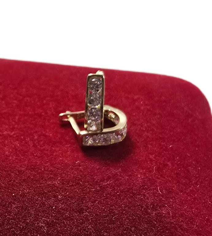 delikatne-kolczyki-dla-dziewczynki-proby-585-079g-modlinska-1a-nowy-dwor-maz