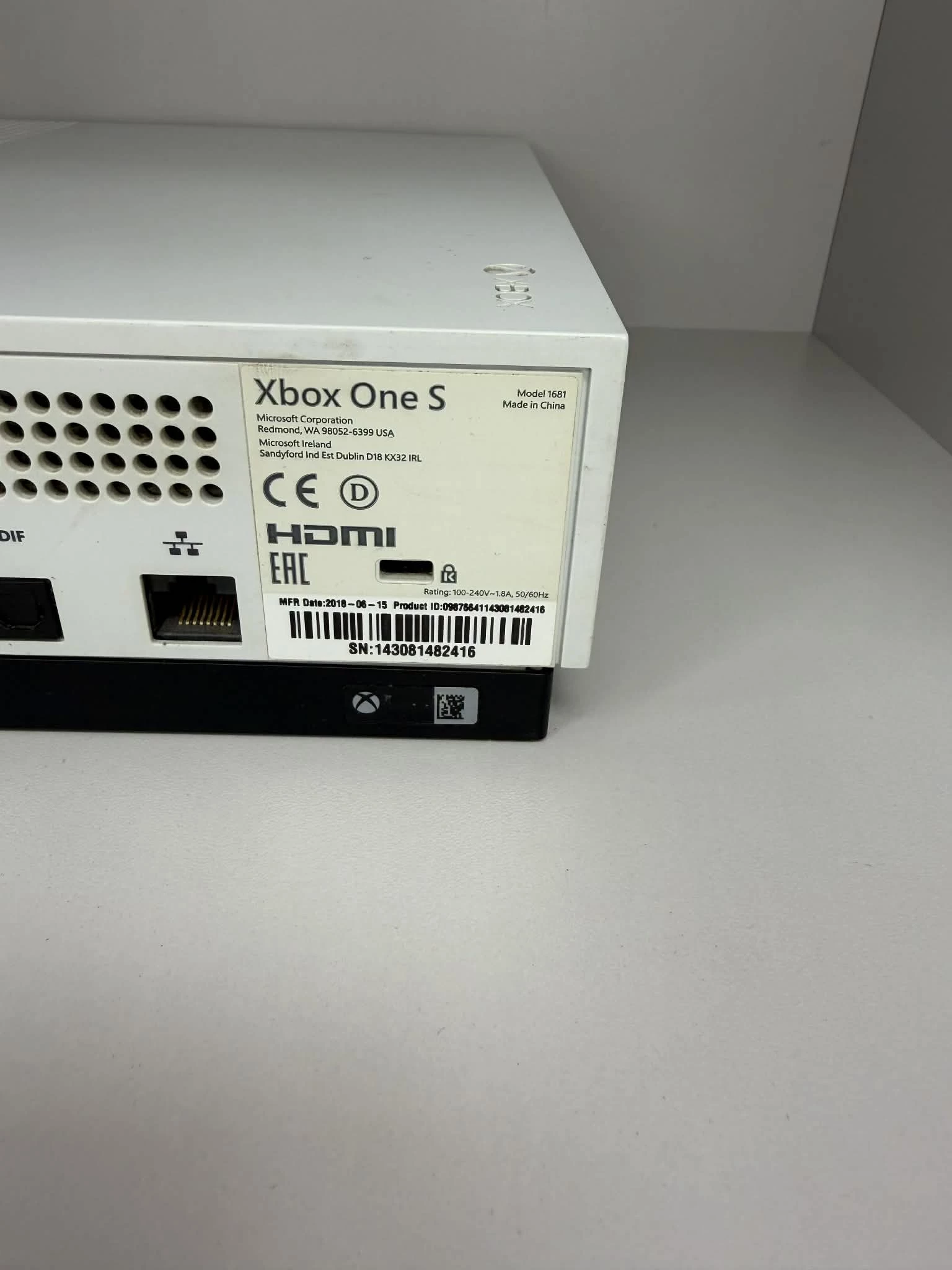 konsola-xbox-one-s-1tb-model-1681-pad-liczba-kontrolerow-w-zestawie-205994-225550