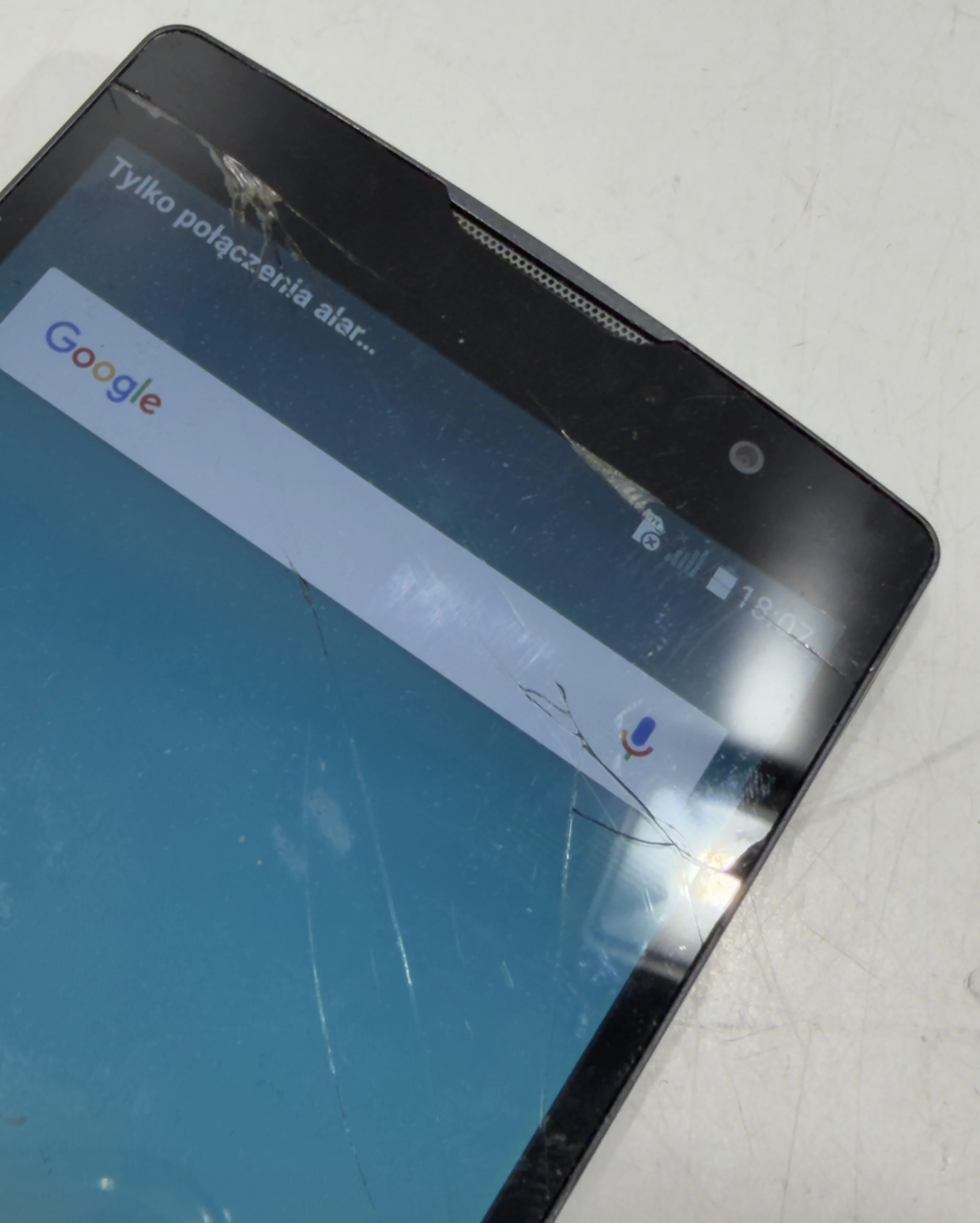 telefon-lg-pek-ekran-stan-11323-2