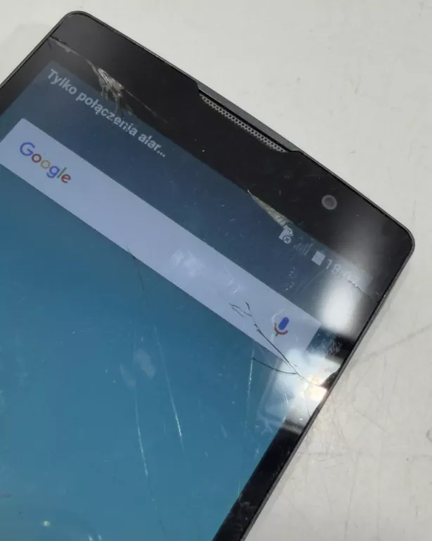 telefon-lg-pek-ekran-stan-11323-2