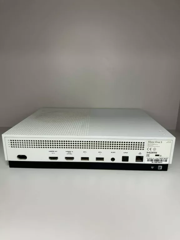 konsola-xbox-one-s-1tb-model-1681-pad-rodzaje-odtwarzanych-nosnikow-205982-1