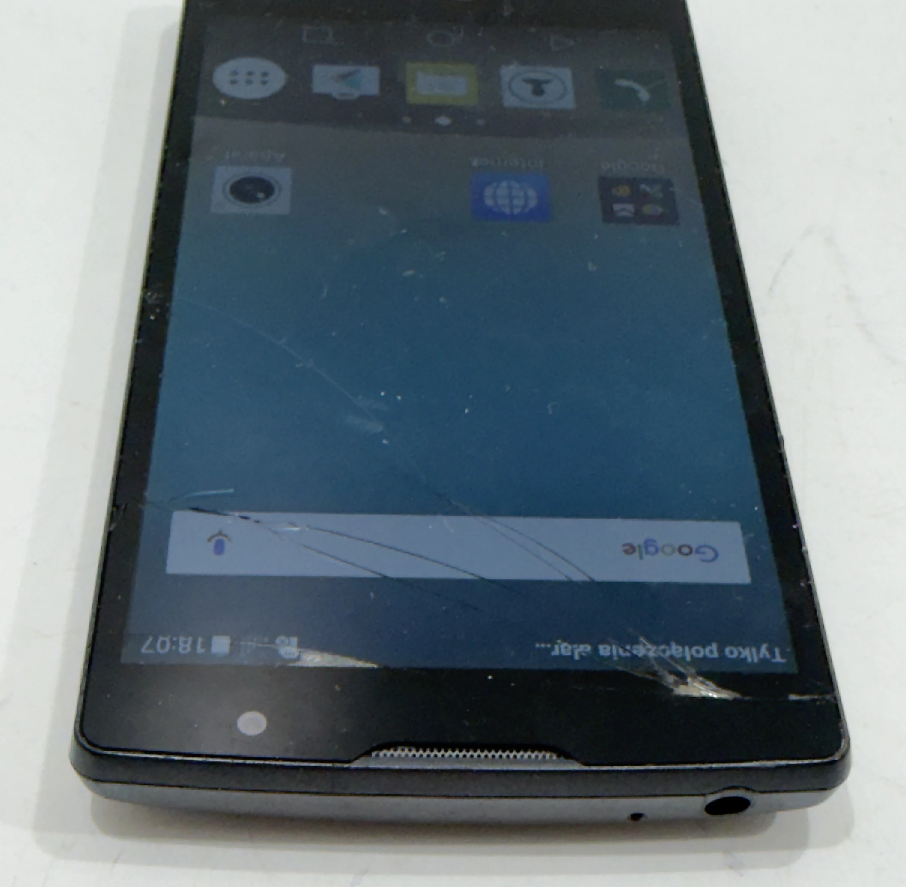 telefon-lg-pek-ekran-przekatna-ekranu-470