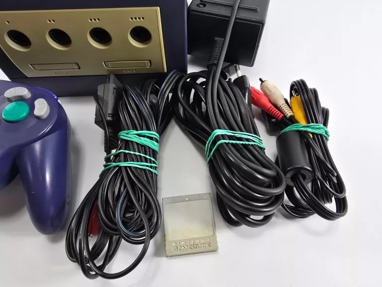 konsola-nintendo-game-cub-dol-001-gry-w-zestawie-205998-225570