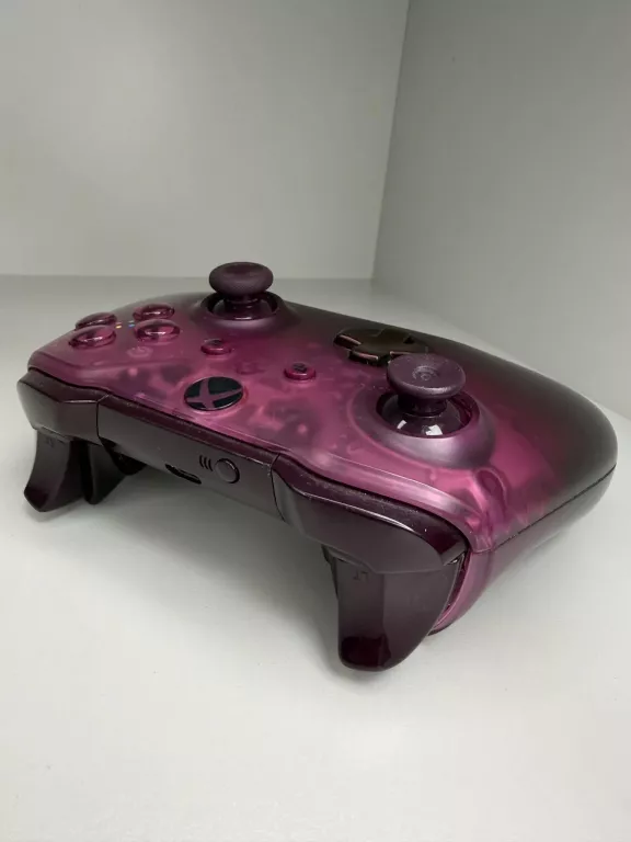 konsola-xbox-one-s-1tb-model-1681-pad-gry-w-zestawie-205998-225574