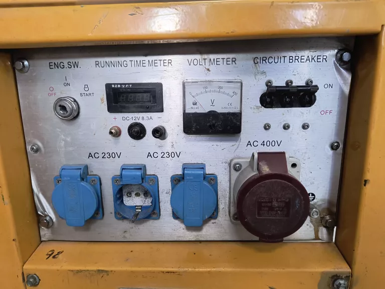 agregat-pradotworczy-lumag-g8-e-stromerzeuger-8kw-230-400v-96km-30h-maksymalna-moc-800000