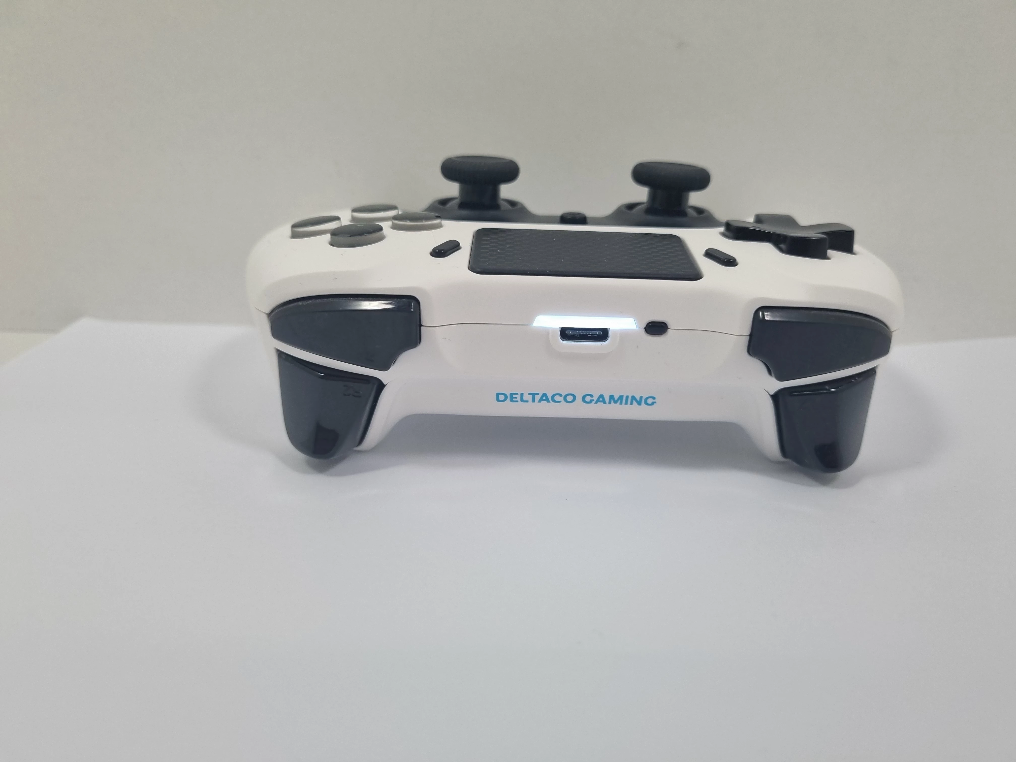 pad-deltaco-gaming-gam-139-w-pochodzenie-210658-243446