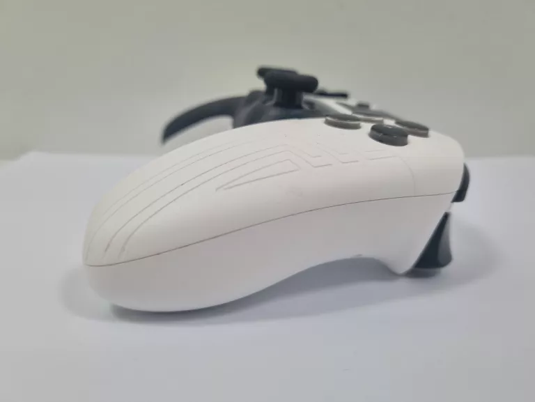 pad-deltaco-gaming-gam-139-w-sposob-podlaczenia-210654-2