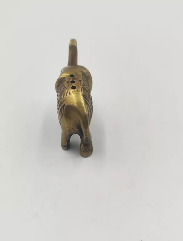 maly-mosiezny-kadzielnik-w-ksztalcie-slonia-powstancow-slaskich-122-wroclaw