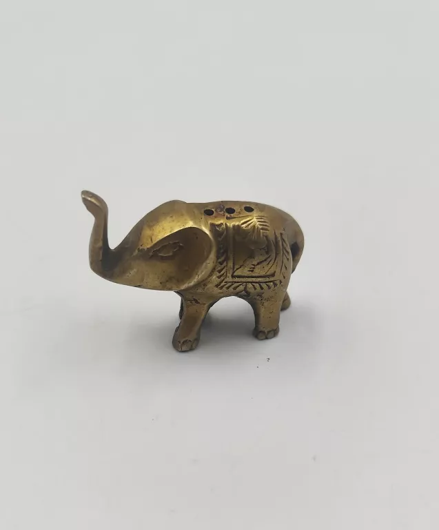 maly-mosiezny-kadzielnik-w-ksztalcie-slonia-powstancow-slaskich-122-wroclaw